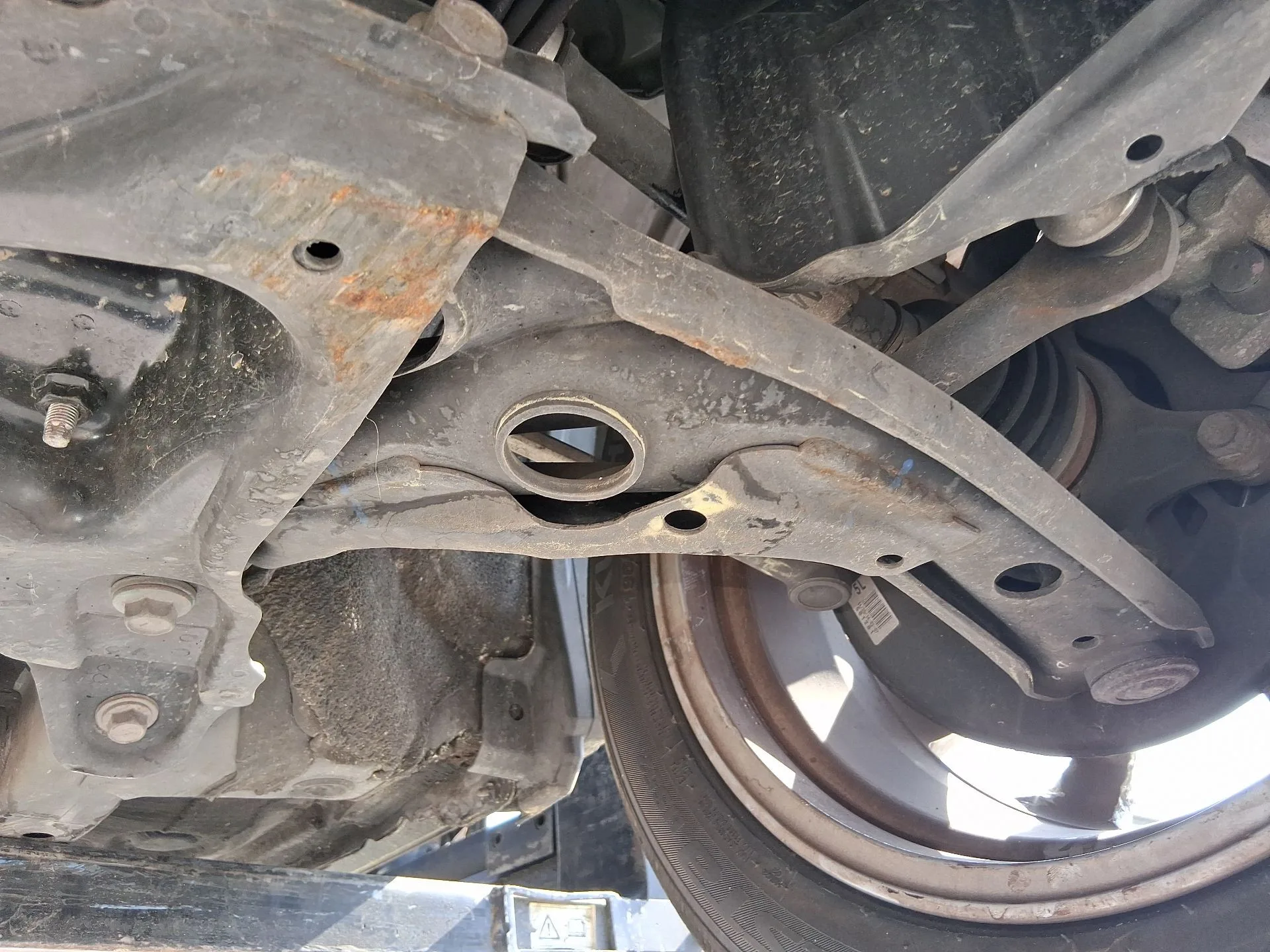 Brazo Suspension Inferior Delantero Izquierdo para Toyota Yaris (_P13_)