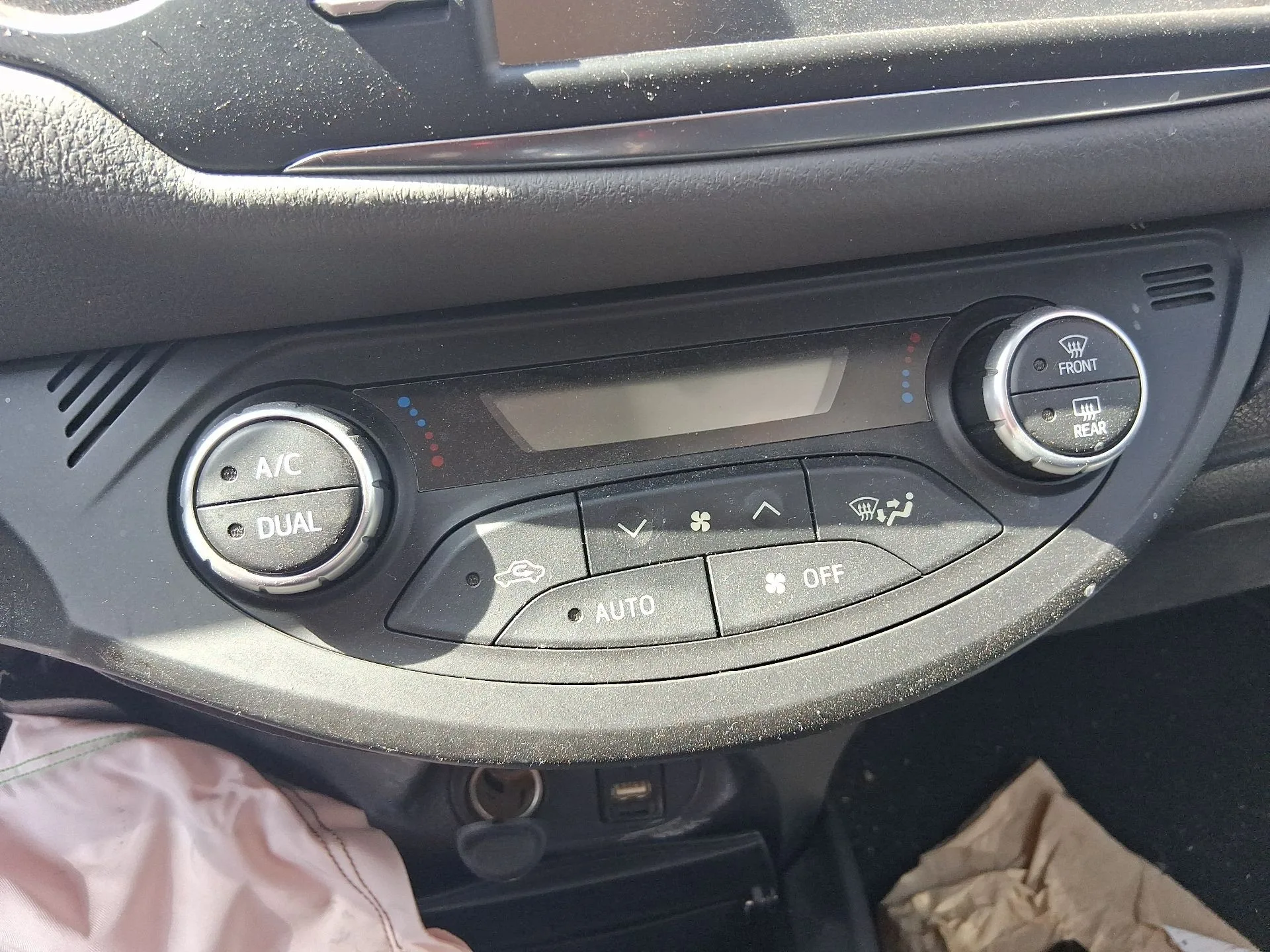 Mando Climatizador para Toyota Yaris (_P13_)