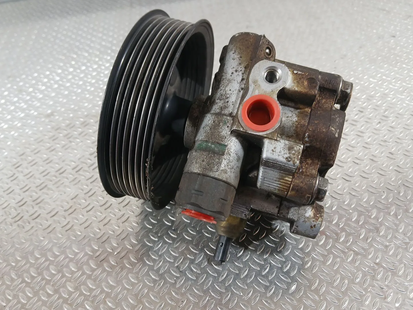 Bomba Direccion para Toyota Avensis Sedan (_T25_)