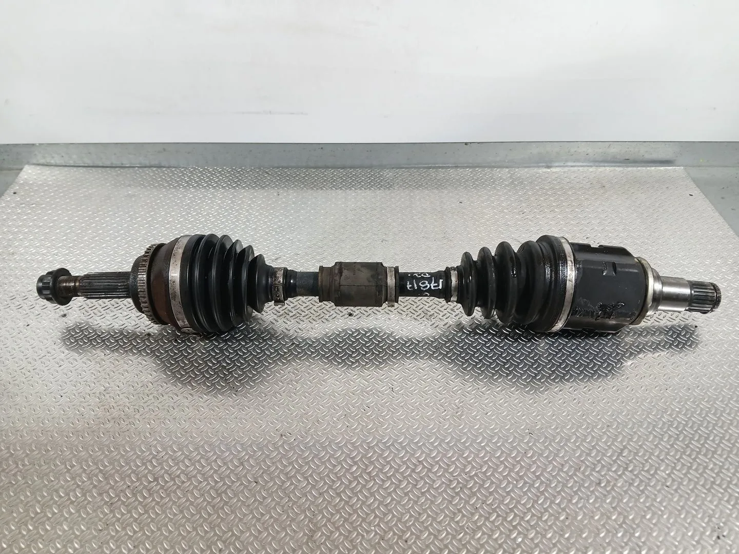 Transmision Delantera Izquierda para Toyota Avensis Sedan (_T25_)