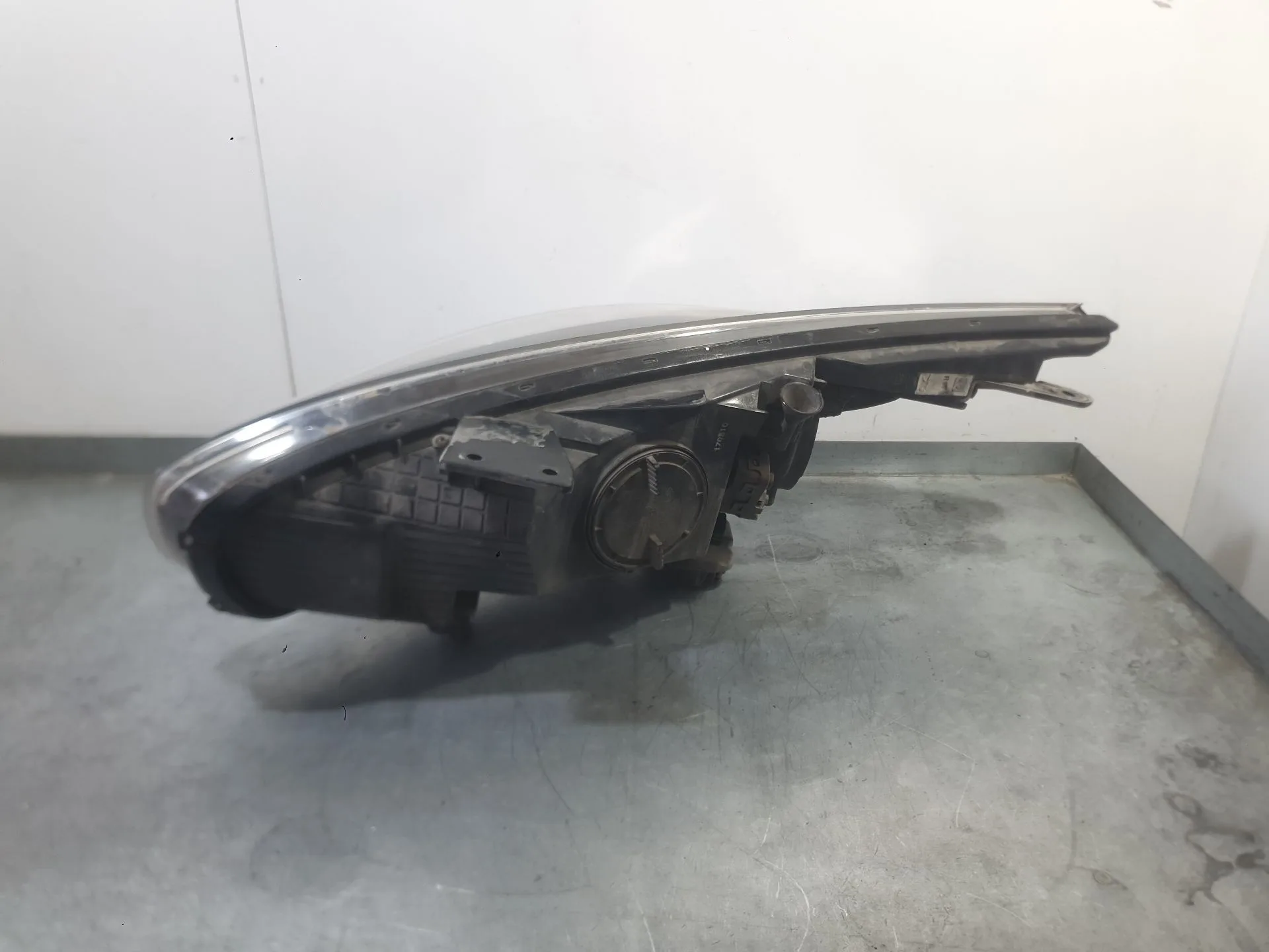 Faro Derecho para Kia Carens Iv