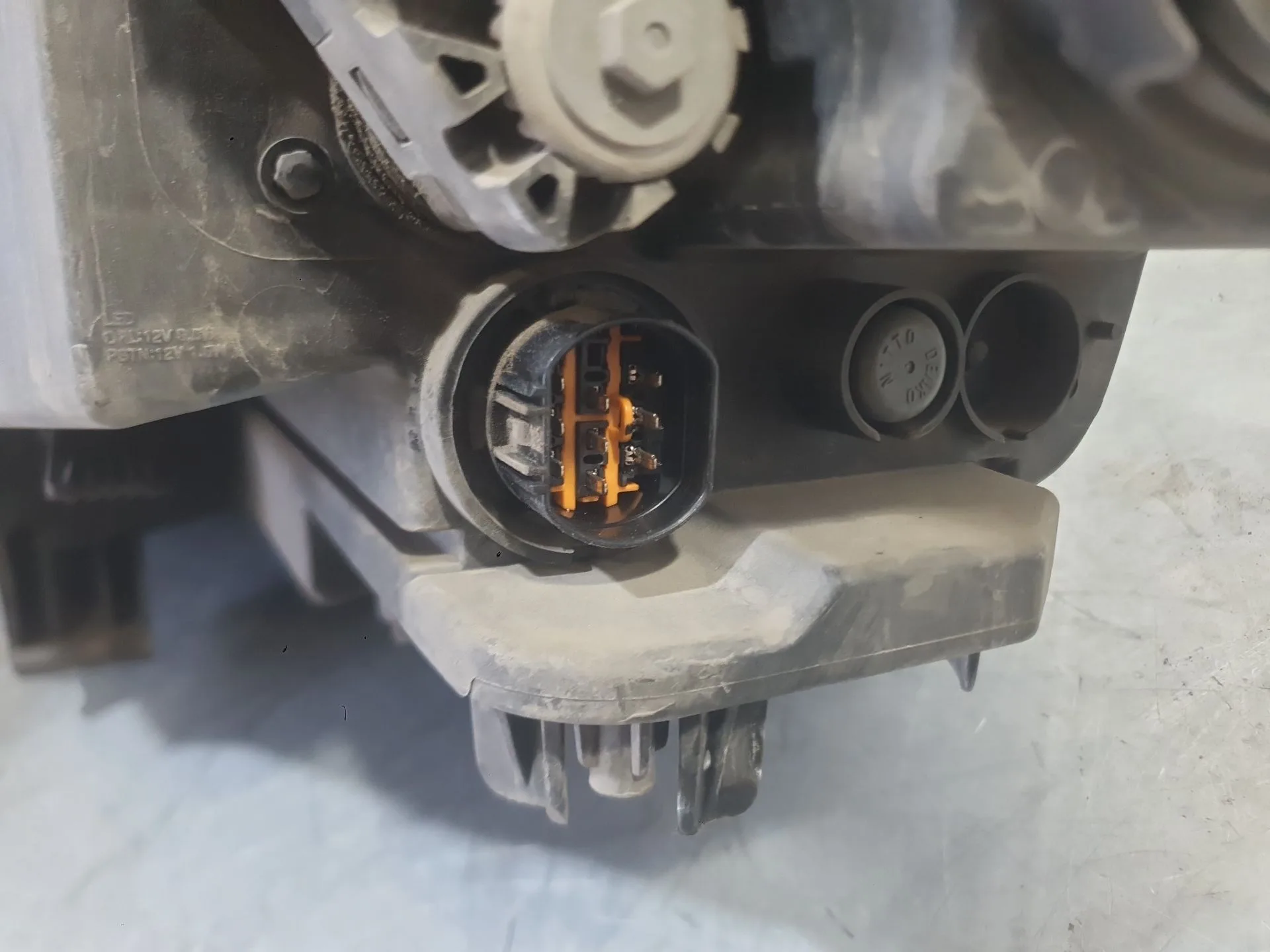 Faro Derecho para Kia Carens Iv