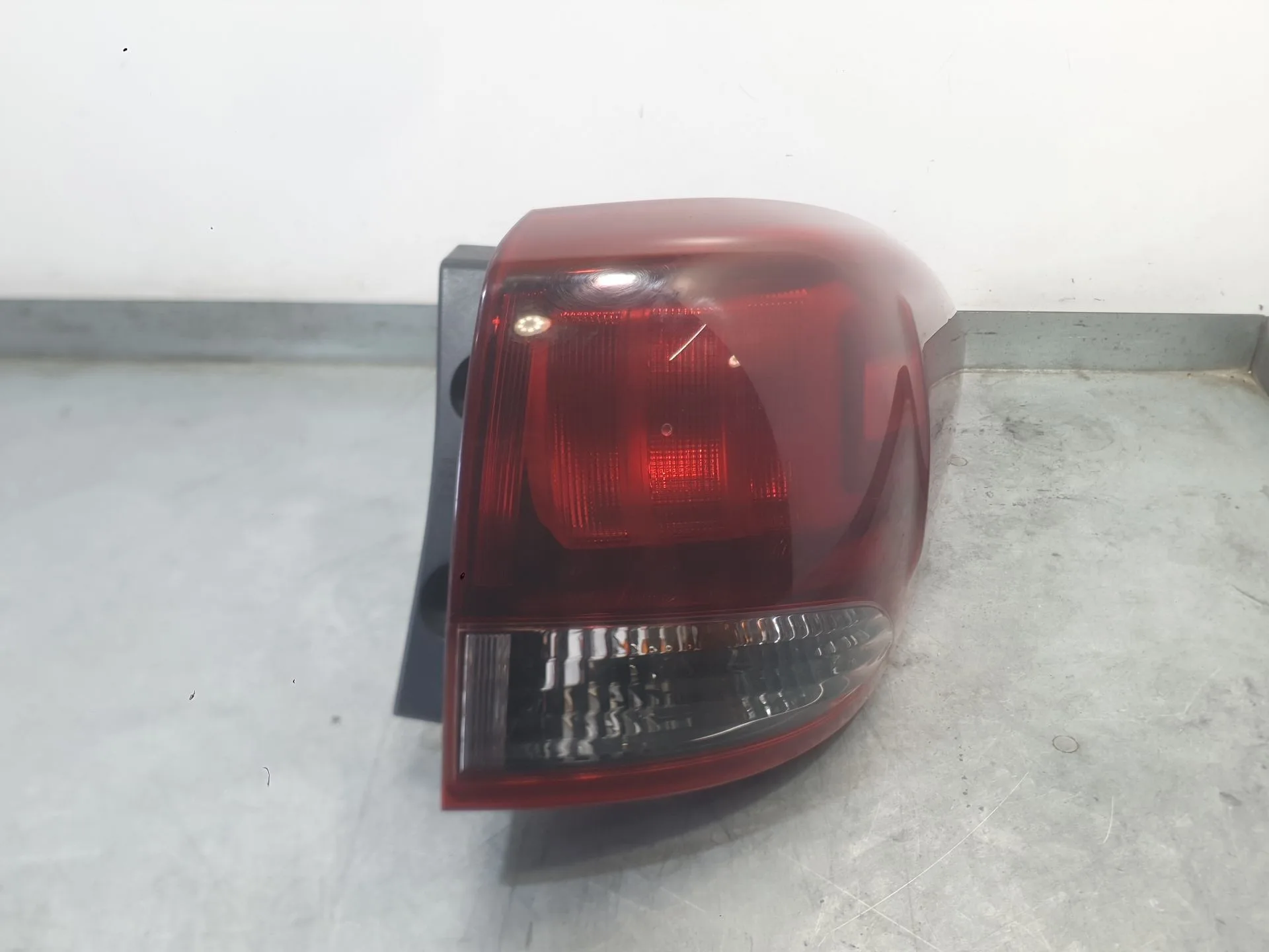 Piloto Trasero Derecho Exterior para Kia Carens Iv