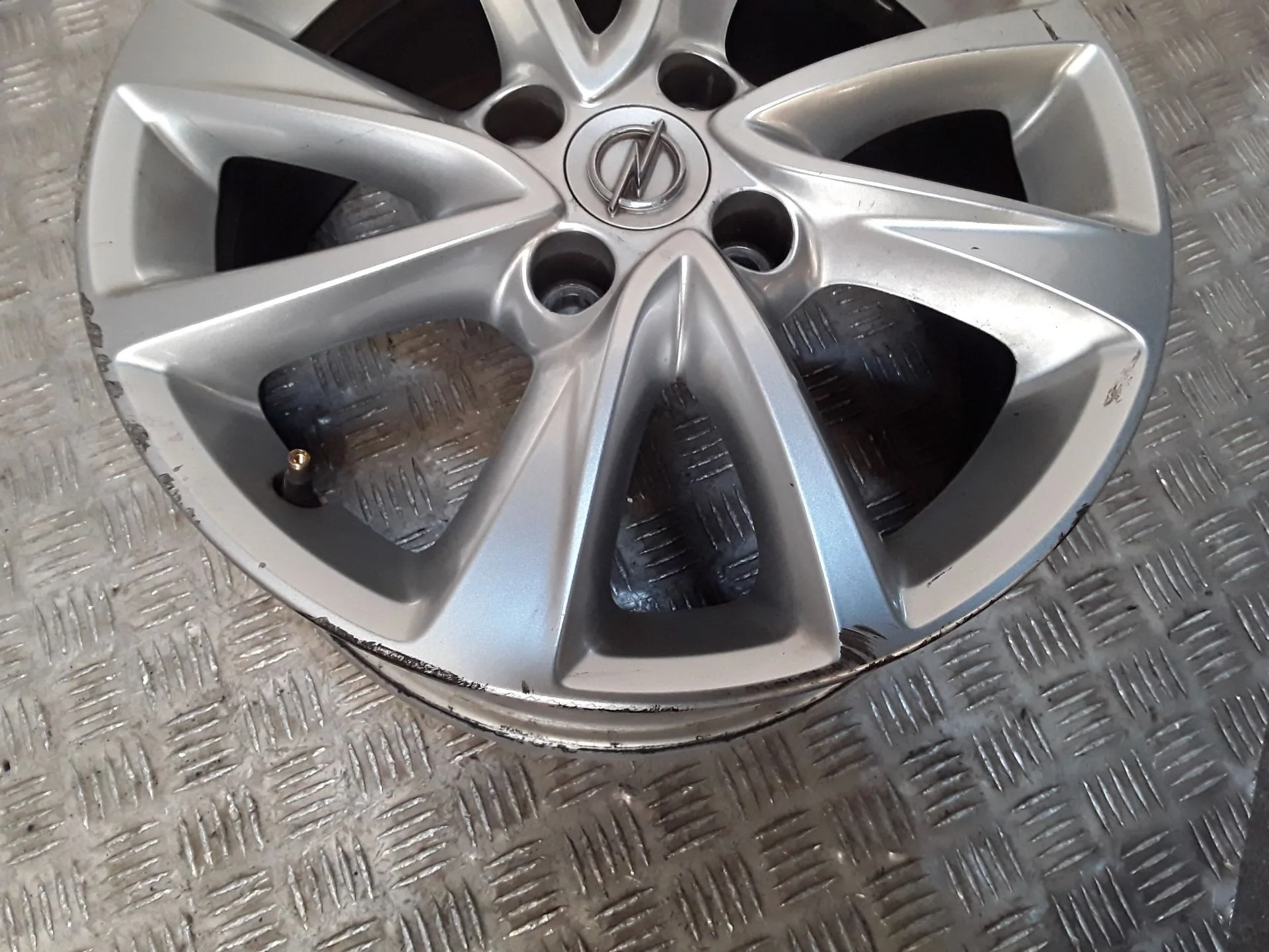 Llanta Aluminio para Opel Corsa F (P2Jo)