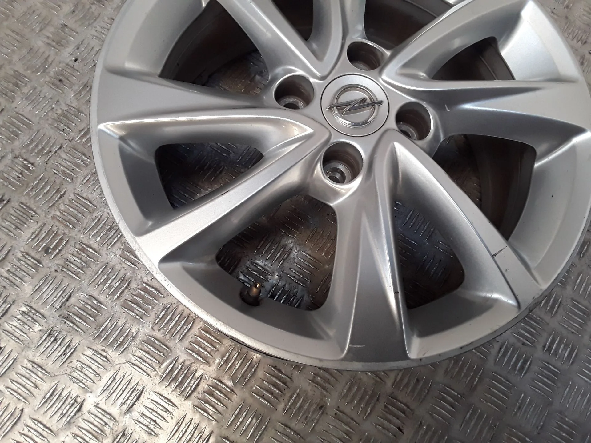 Llanta Aluminio para Opel Corsa F (P2Jo)