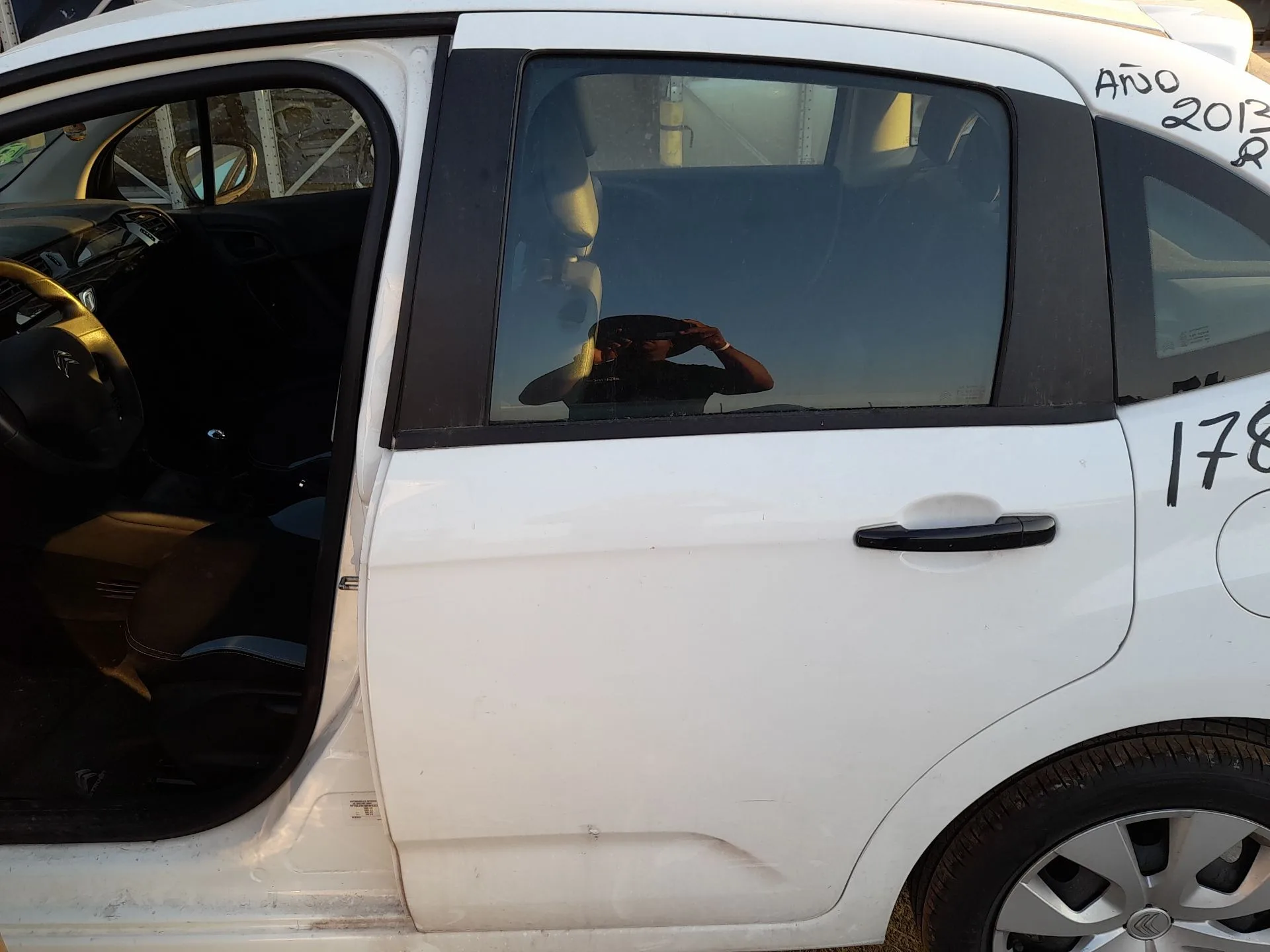 Puerta Trasera Izquierda para Citroën C3 Ii (Sc_)