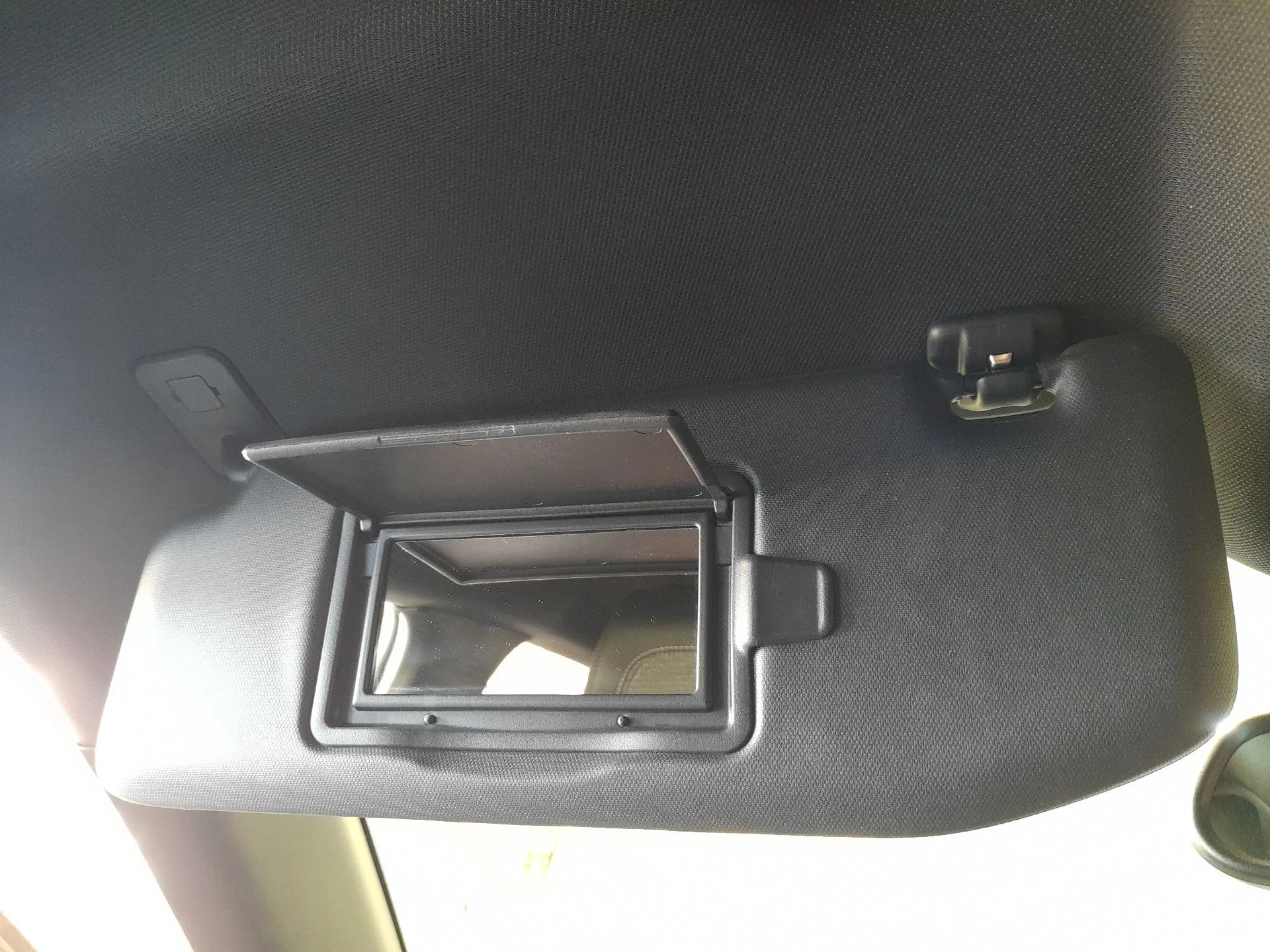 Parasol Izquierdo para Peugeot 2008 Ii (Ud_, Us_, Uy_, Uj_, Ur_, Uc_)