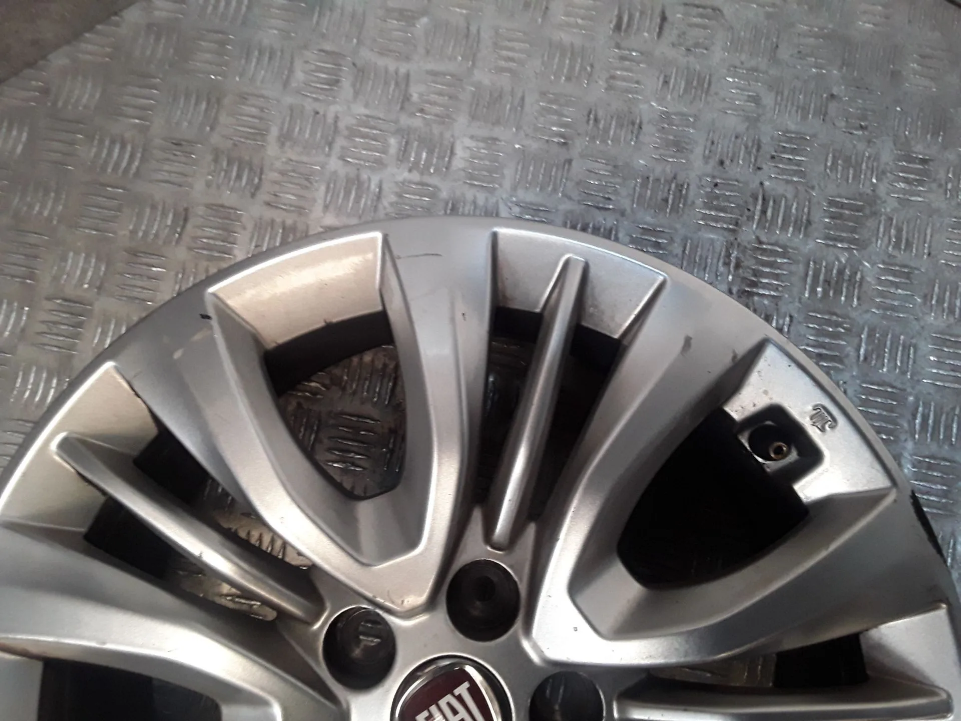 Juego Llantas Aluminio para Fiat Tipo Sedan (356_, 357_)