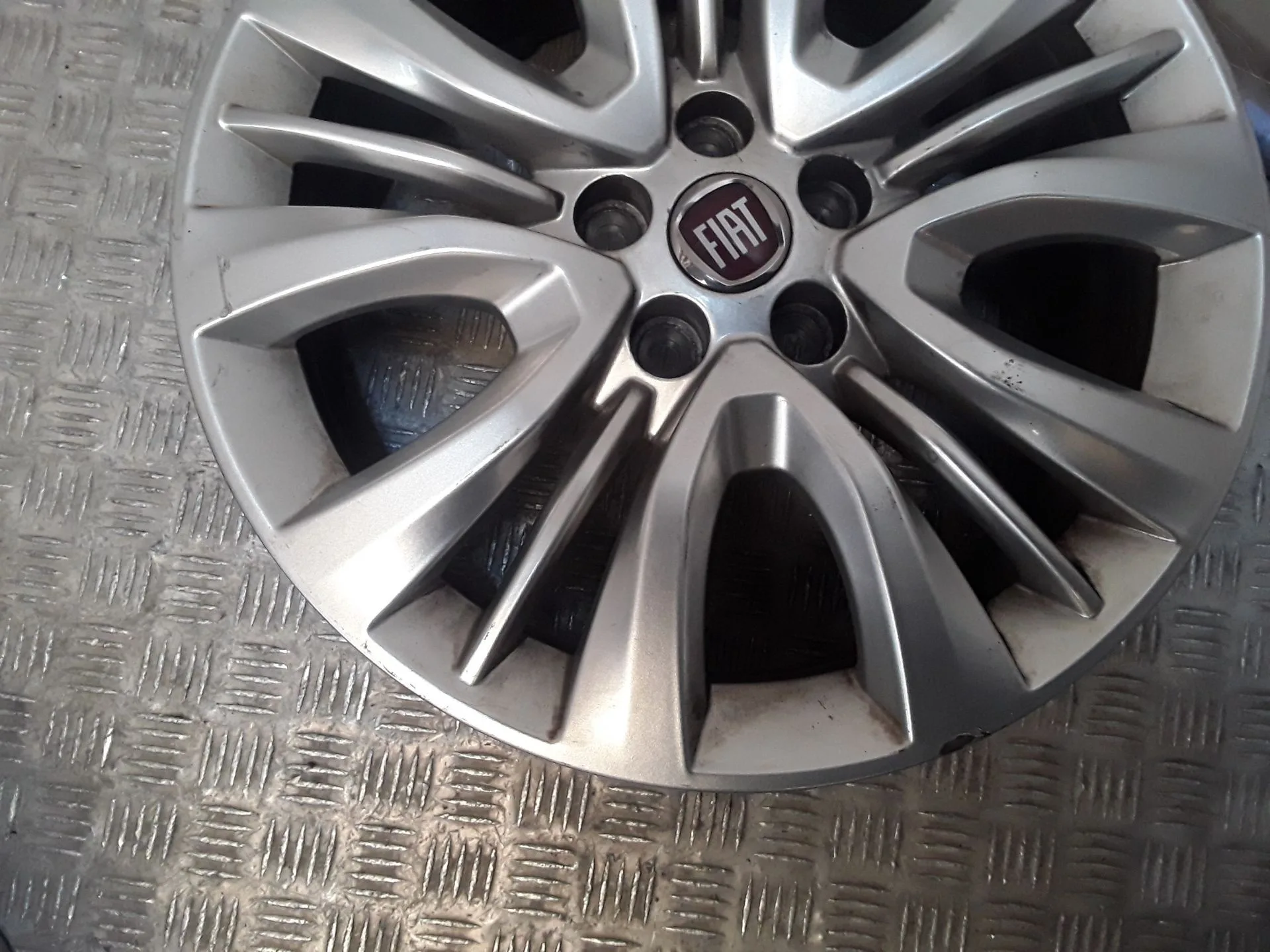 Juego Llantas Aluminio para Fiat Tipo Sedan (356_, 357_)