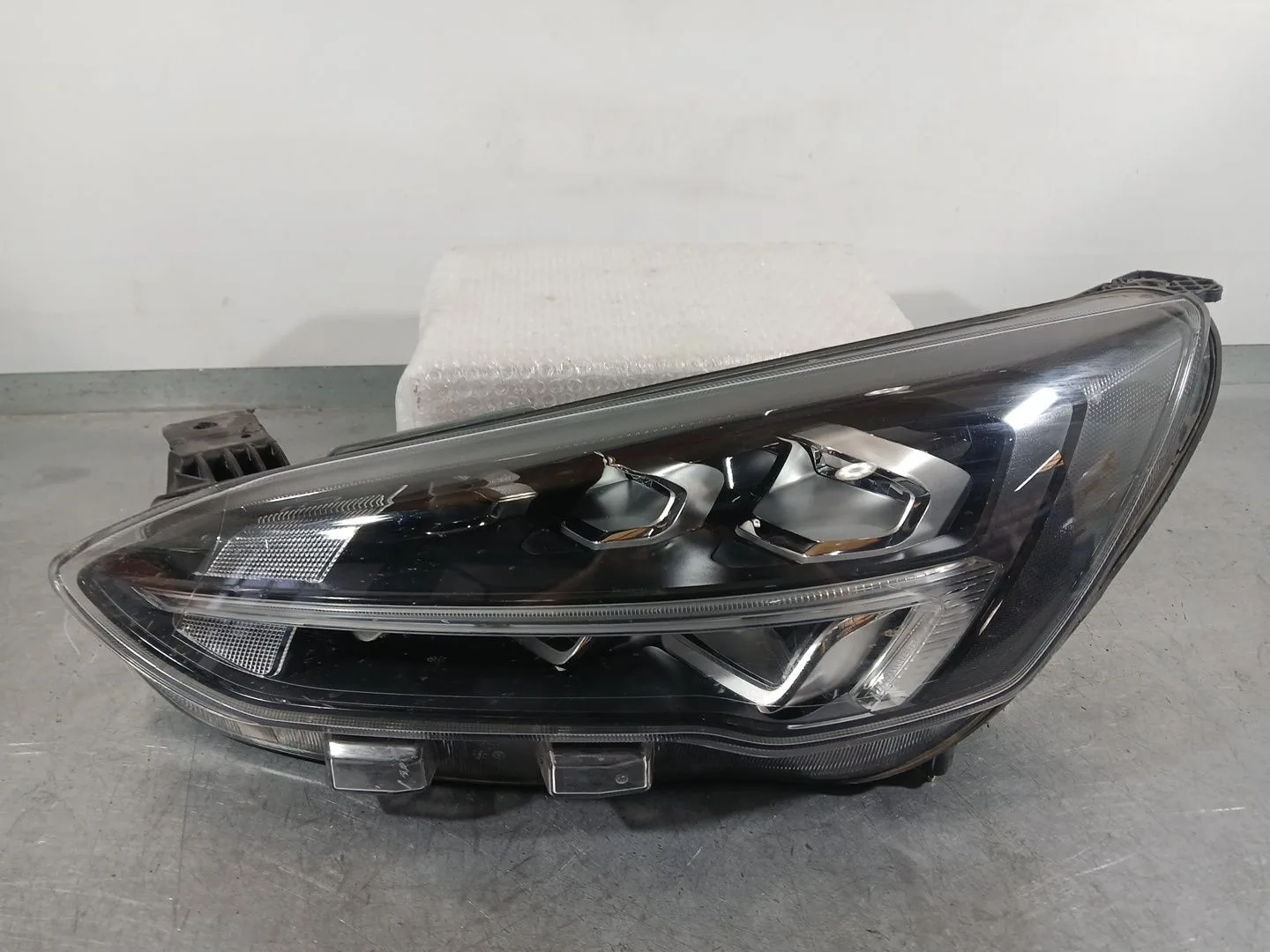 Faro Izquierdo para Ford Focus Iv (Hn)