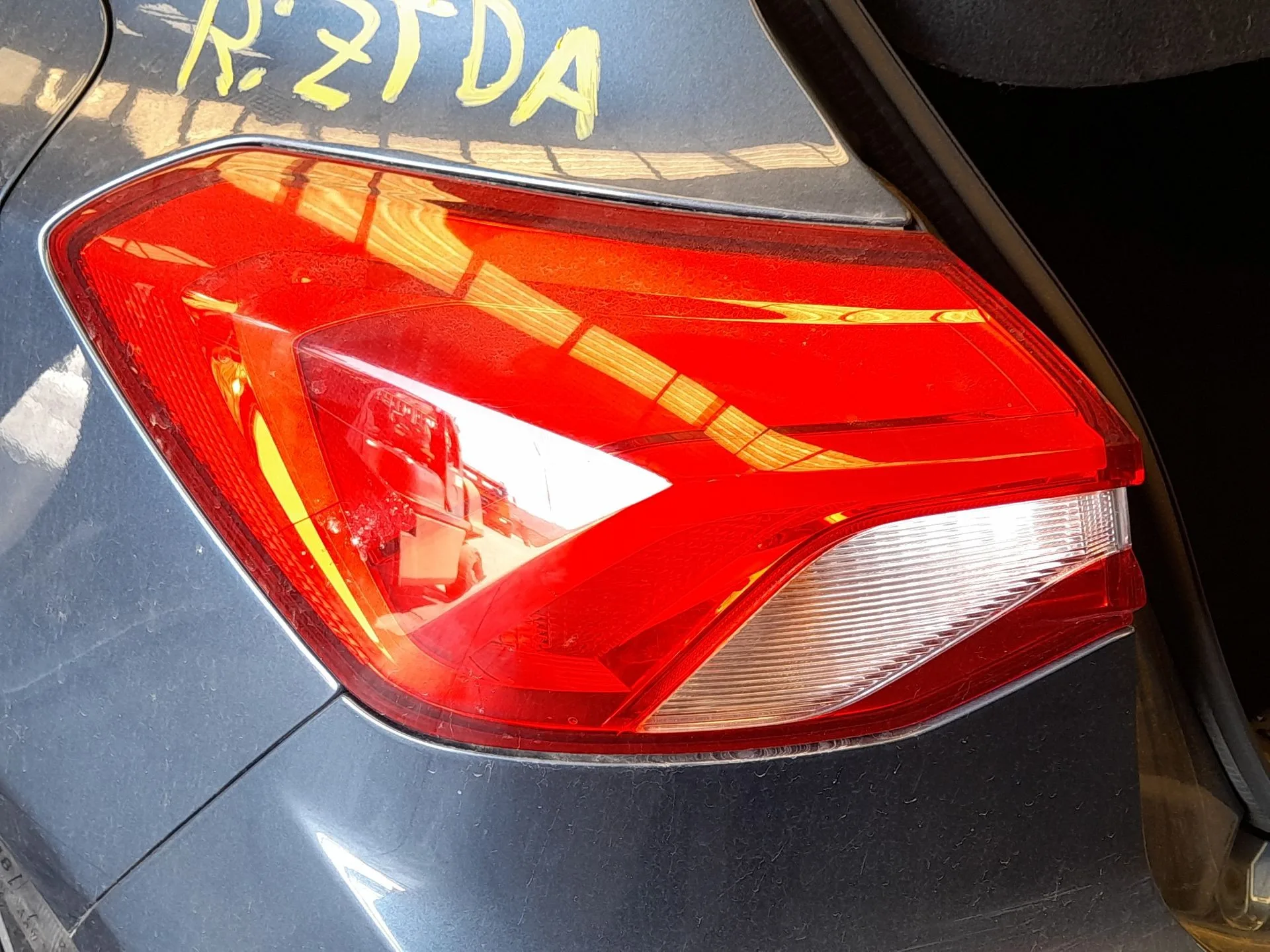 Piloto Trasero Izquierdo Exterior para Ford Focus Iv (Hn)