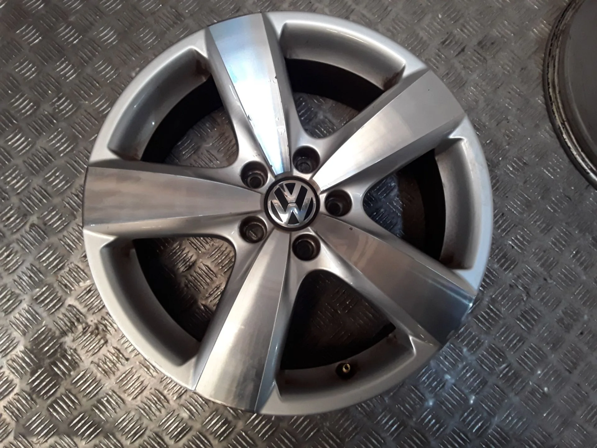 Juego Llantas Aluminio para Volkswagen Tiguan (5N_)