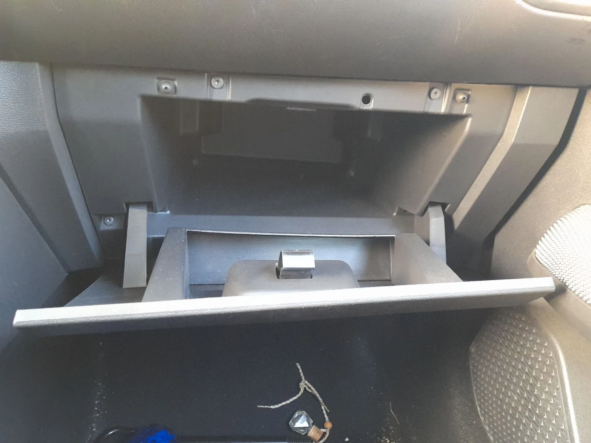 Guantera para Dacia Sandero Iii