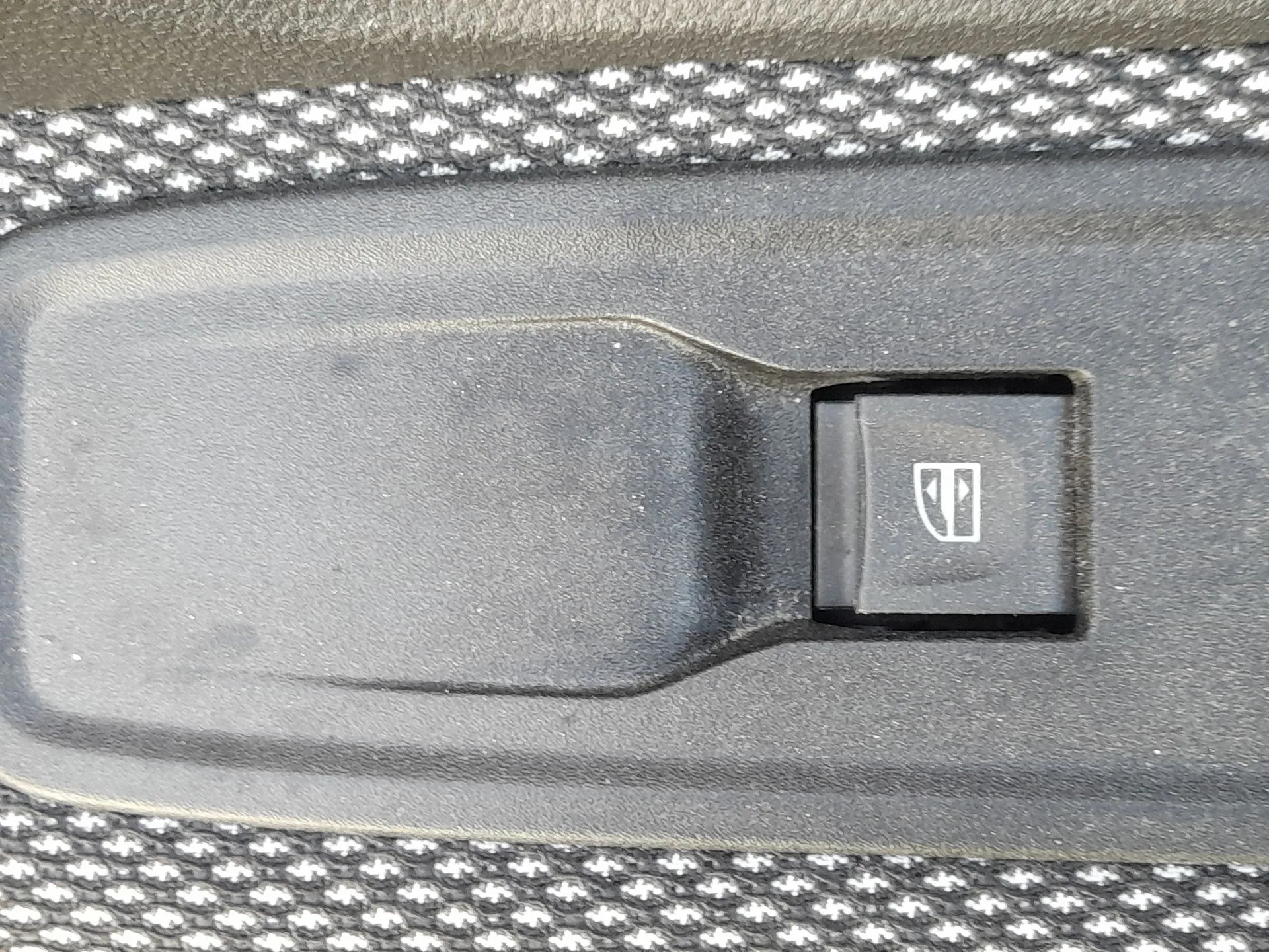 Mando Elevalunas Delantero Derecho para Dacia Sandero Iii