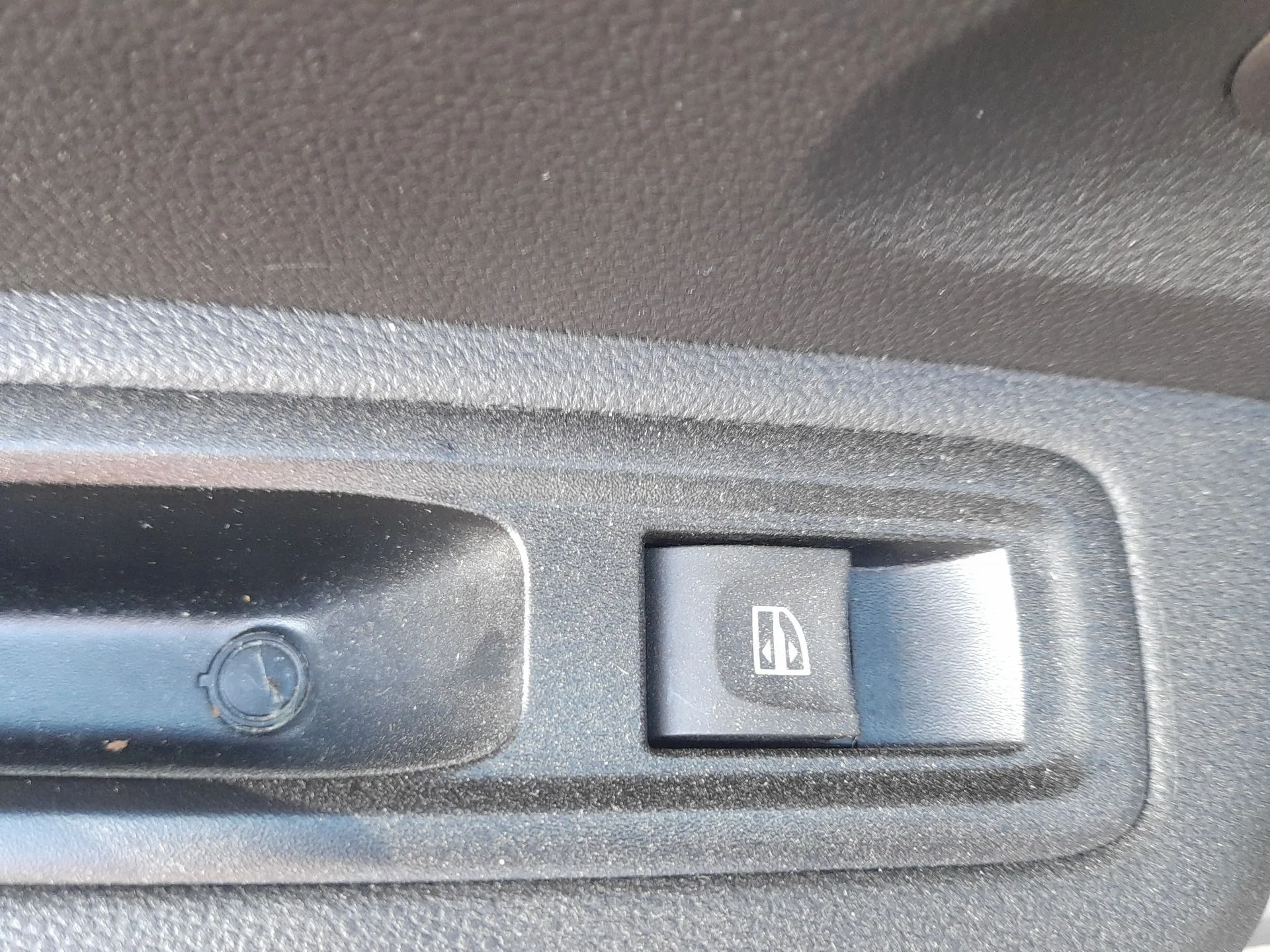 Mando Elevalunas Trasero Izquierdo para Dacia Sandero Iii