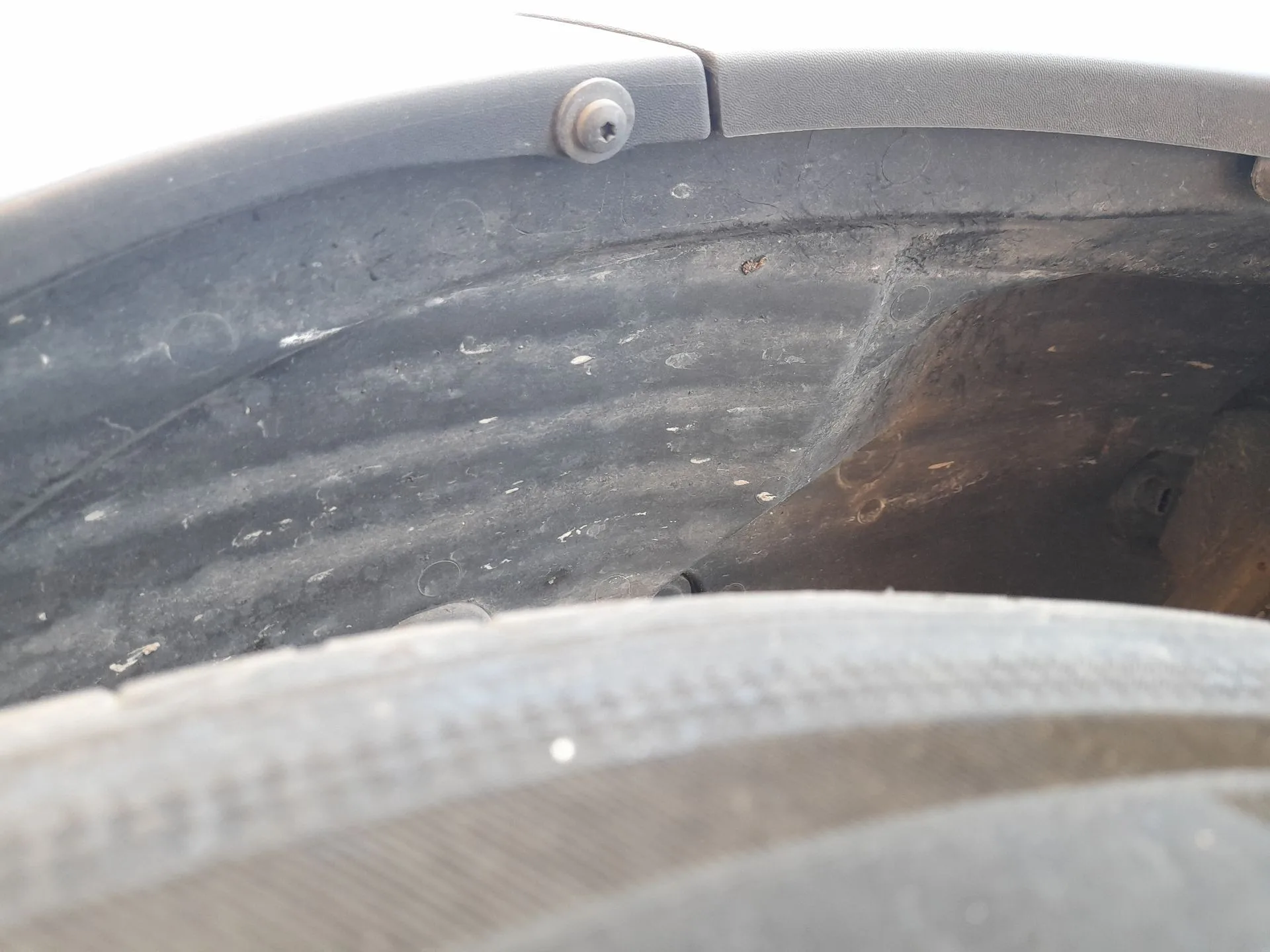 Plastico Pase Rueda Tras. Dch. para Dacia Sandero Iii