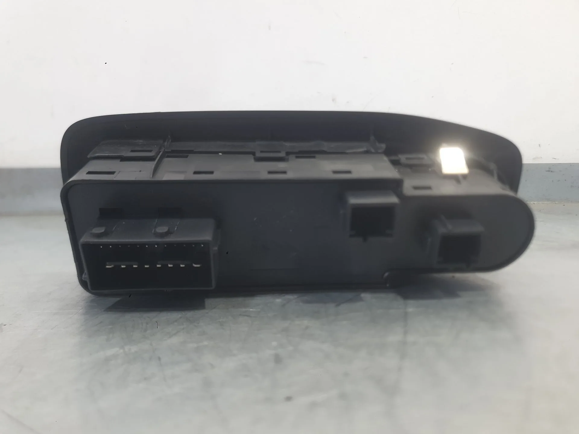 Mando Elevalunas Delantero Izquierdo para Peugeot 208 I (Ca_, Cc_)