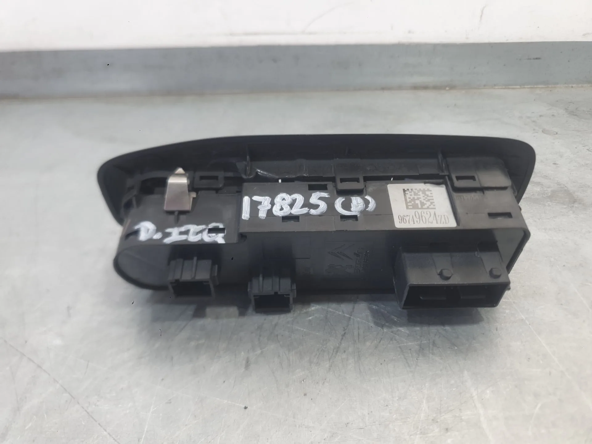 Mando Elevalunas Delantero Izquierdo para Peugeot 208 I (Ca_, Cc_)