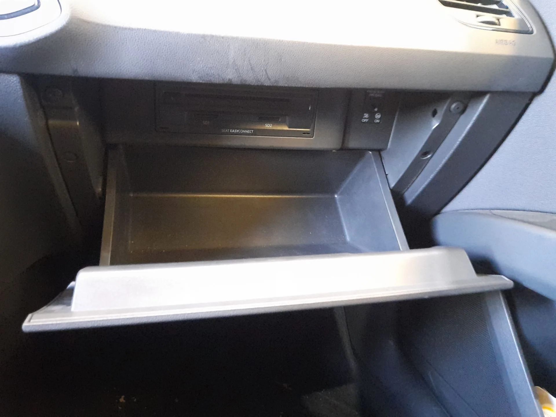 Guantera para Seat Leon (5F1)
