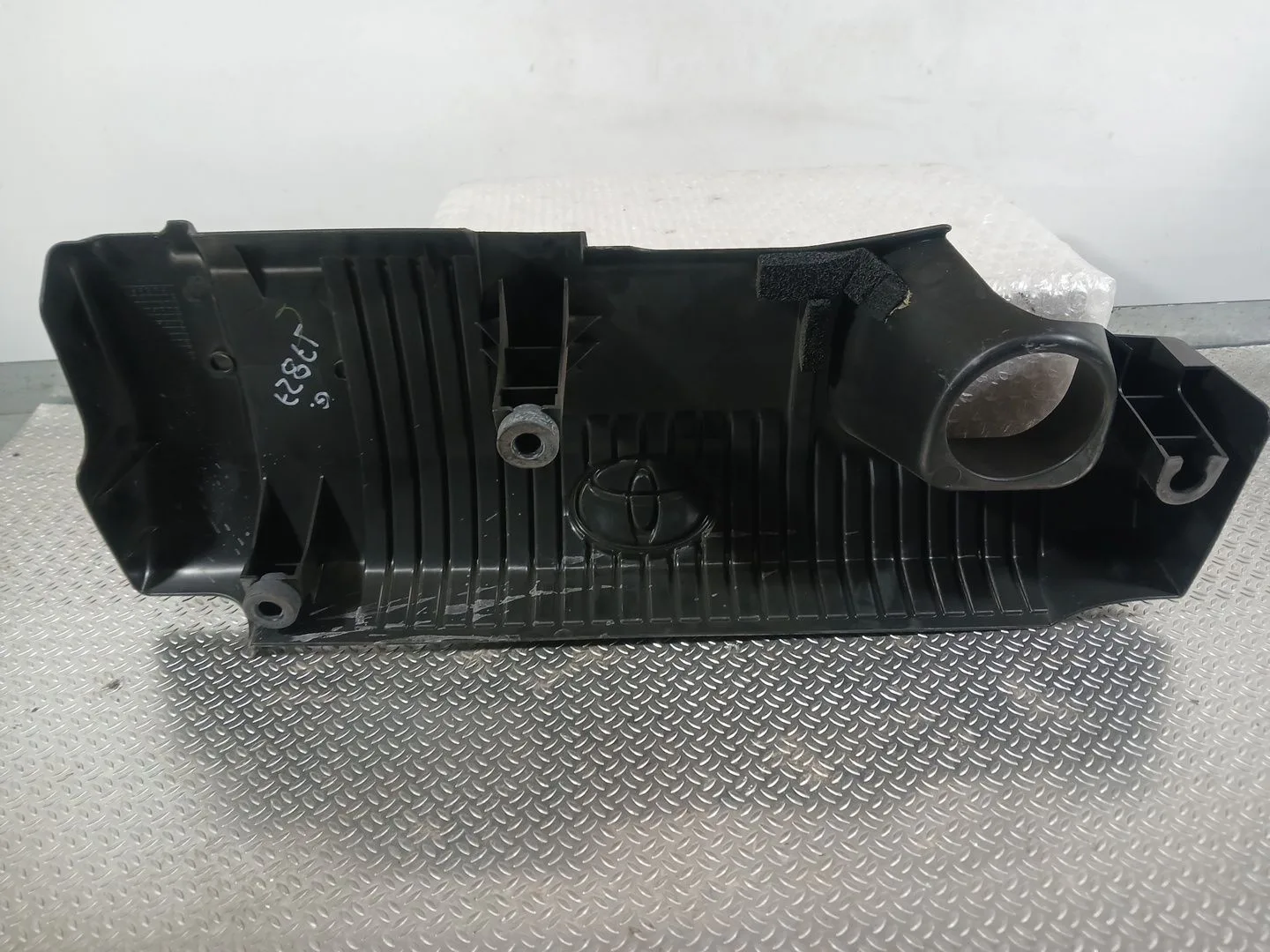 Tapa Motor para Toyota Yaris (_P13_)