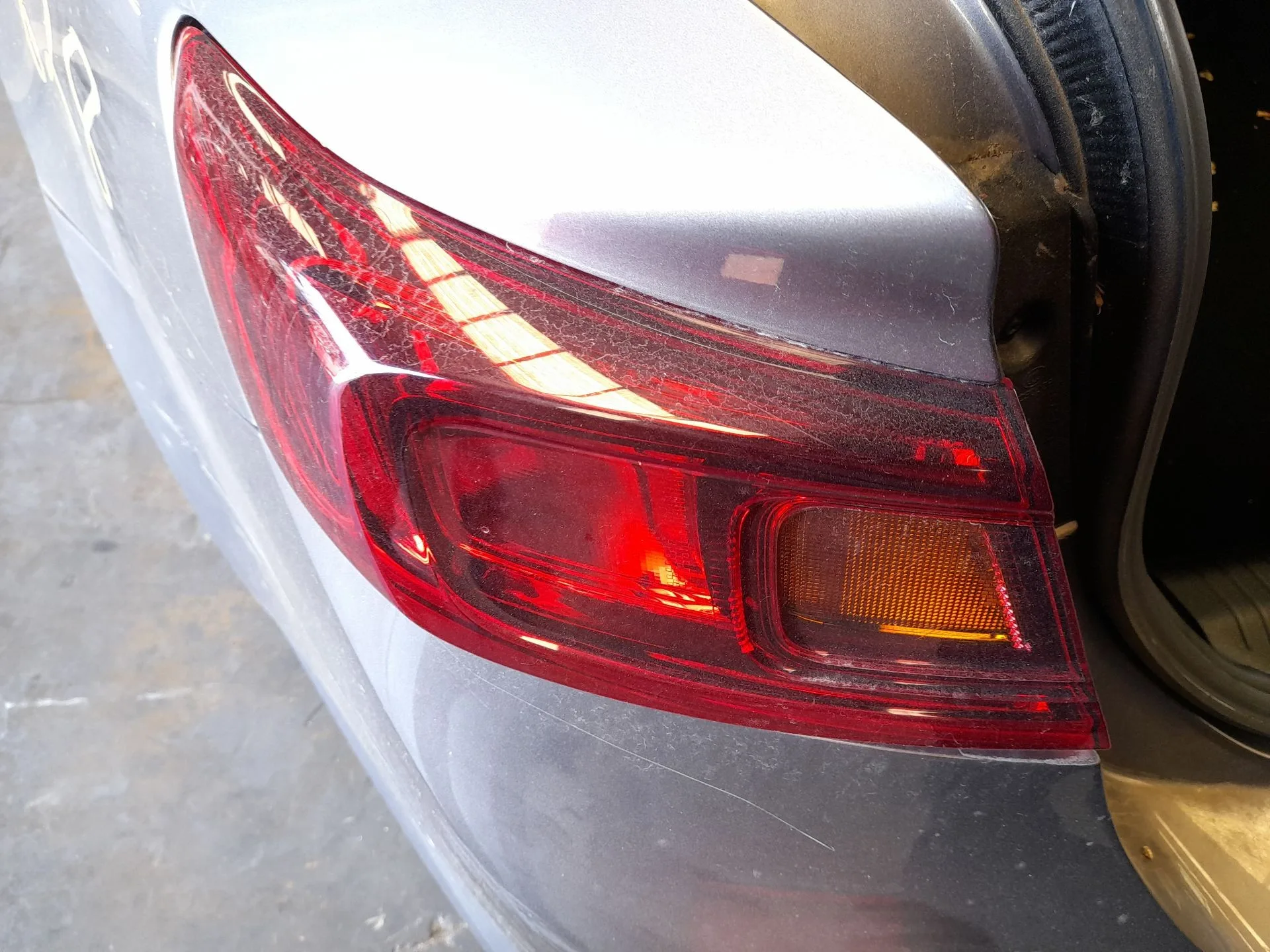 Piloto Trasero Izquierdo Exterior para Renault Talisman (Lp_)