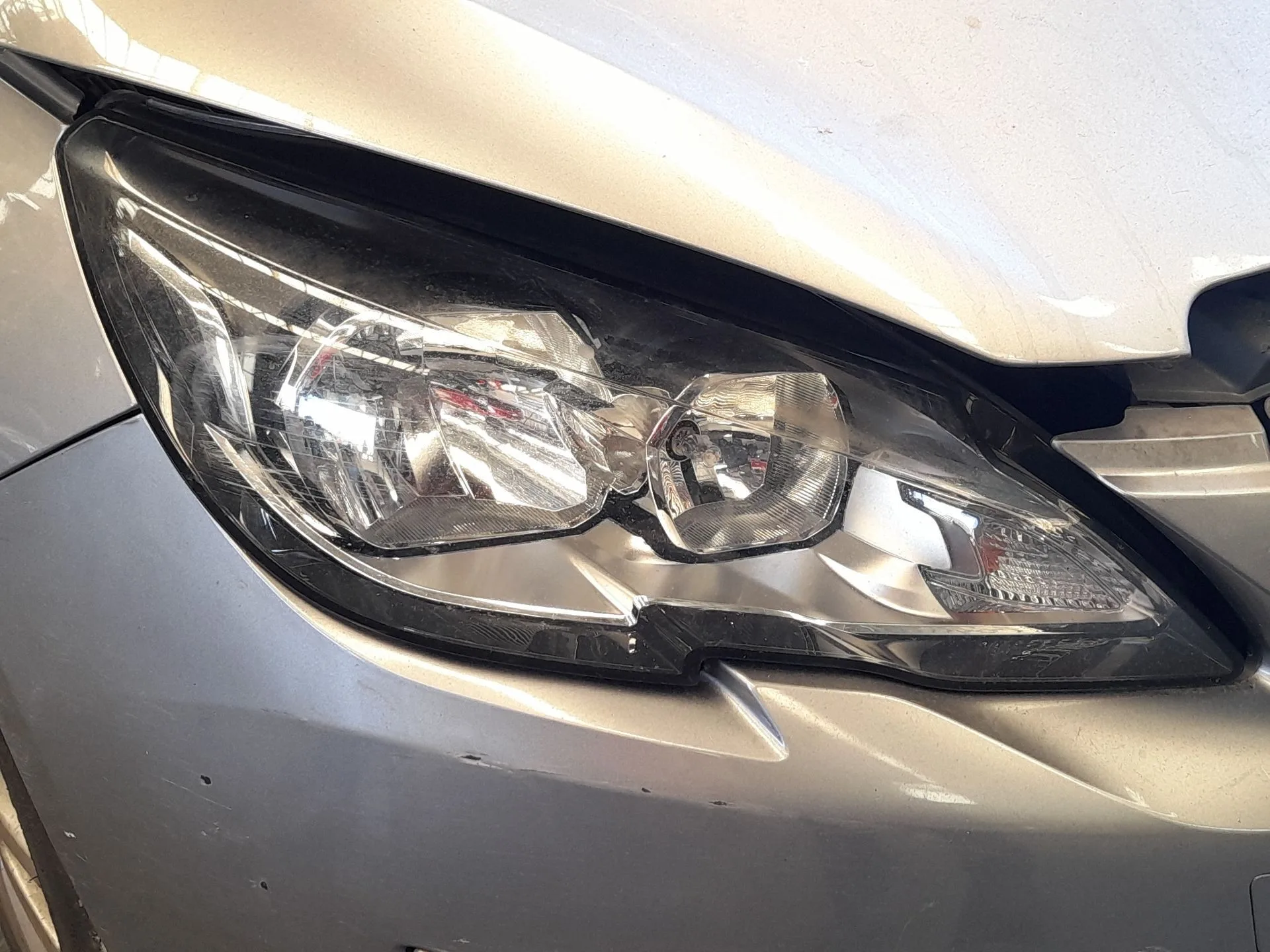 Faro Derecho para Peugeot 308 Ii (Lb_, Lp_, Lw_, Lh_, L3_)