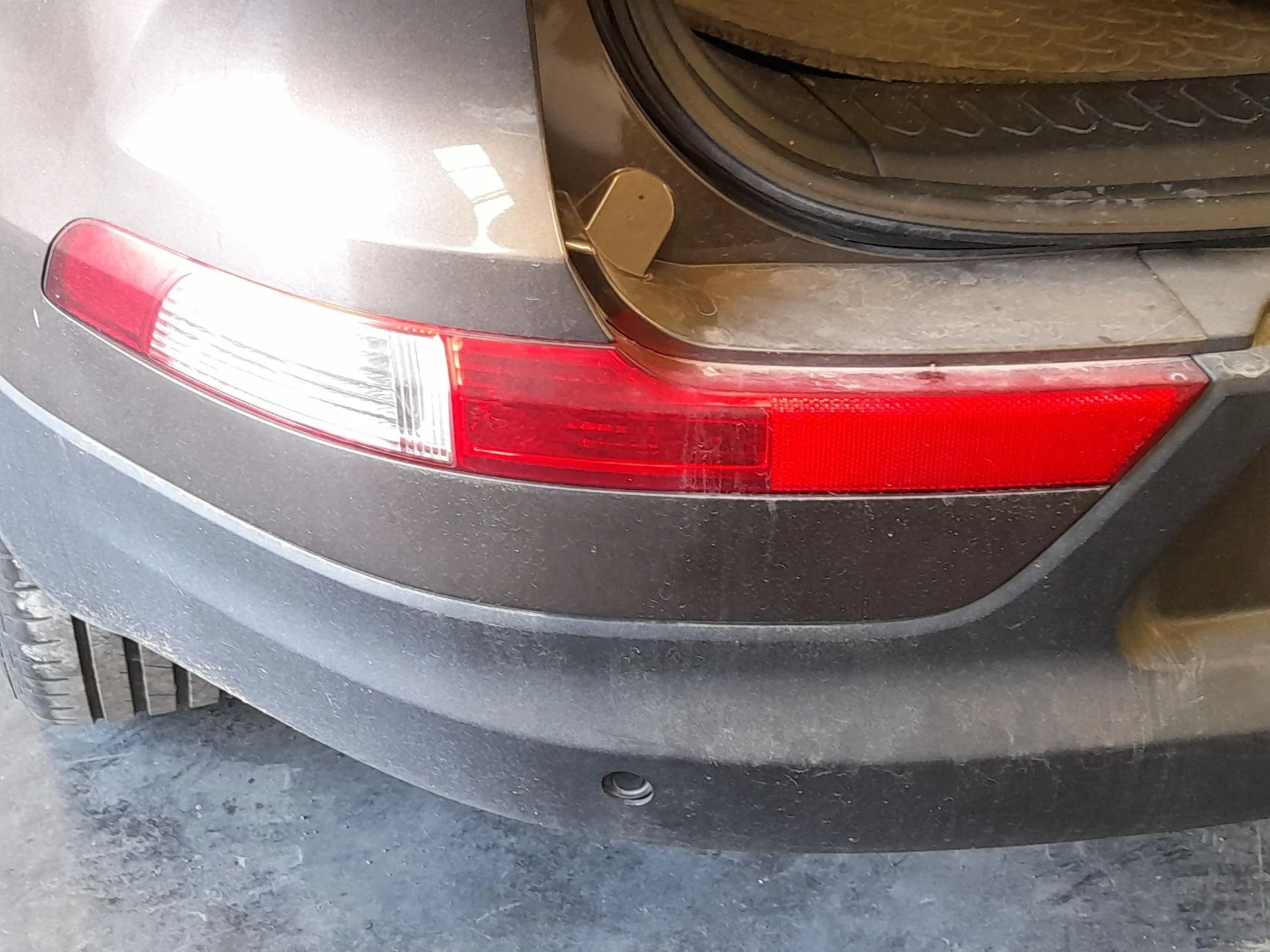 Piloto Trasero Izquierdo Paragolpes para Kia Sportage Iii (Sl)