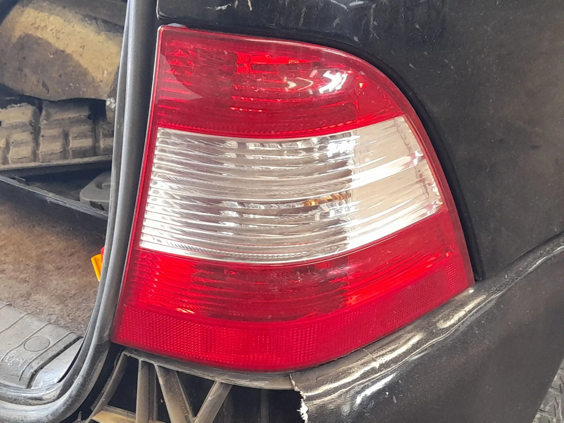 Piloto Trasero Derecho para Mercedes-Benz Clase M (W163)