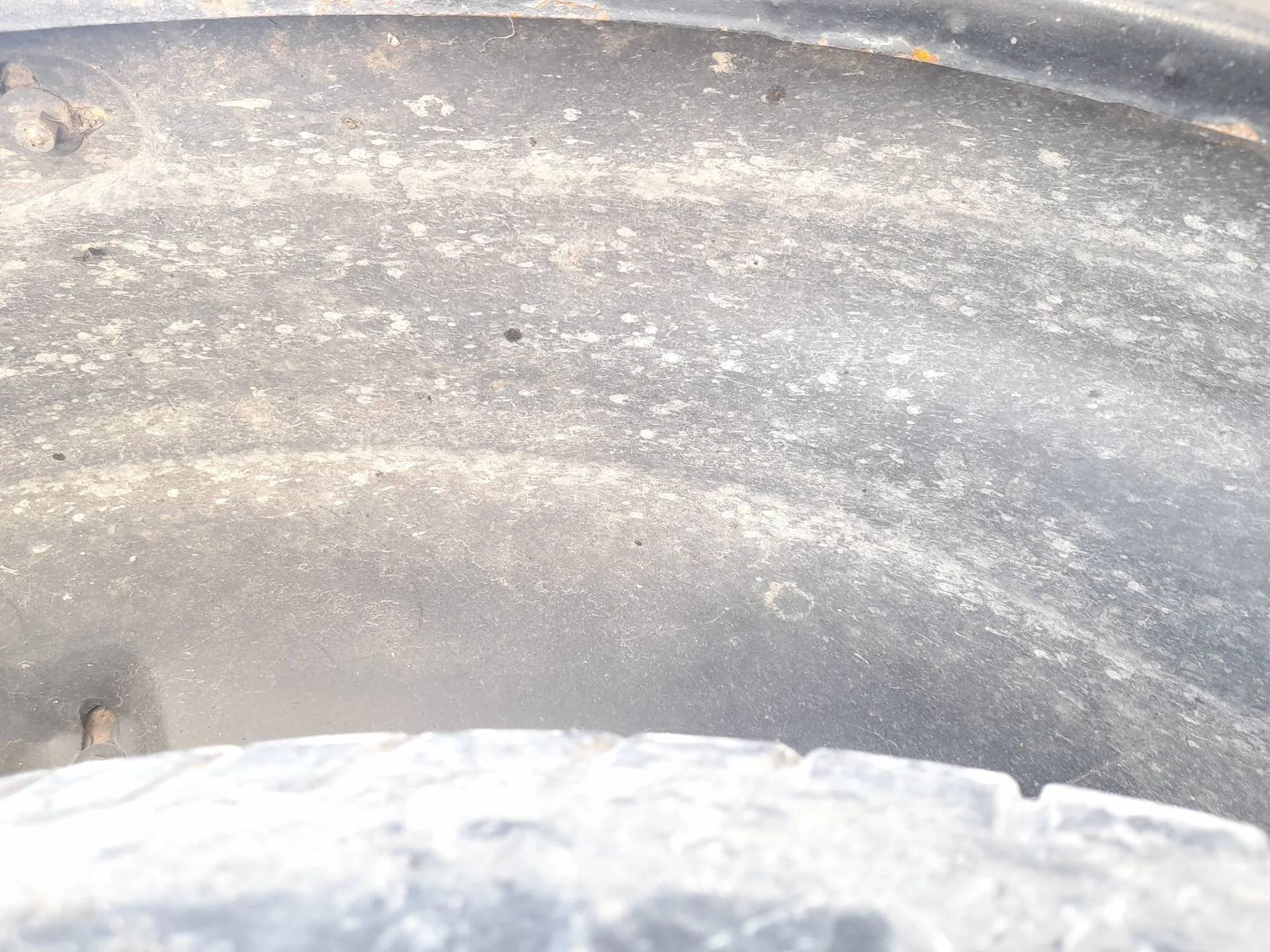 Plastico Pase Rueda Tras. Dch. para Mercedes-Benz Clase M (W163)