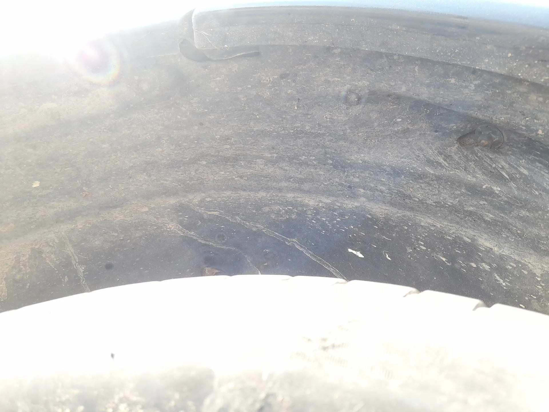 Plastico Pase Rueda Tras. Izq. para Mercedes-Benz Clase M (W163)