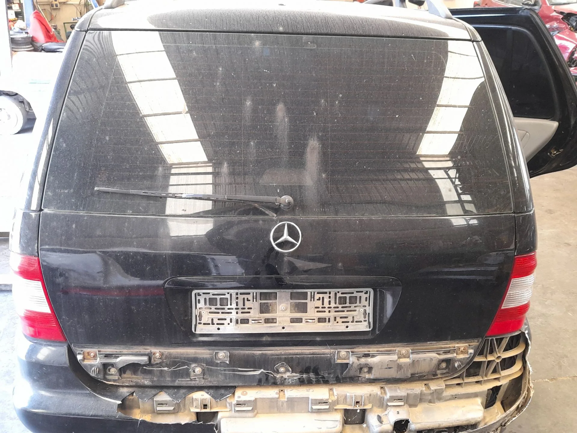 Porton Trasero para Mercedes-Benz Clase M (W163)