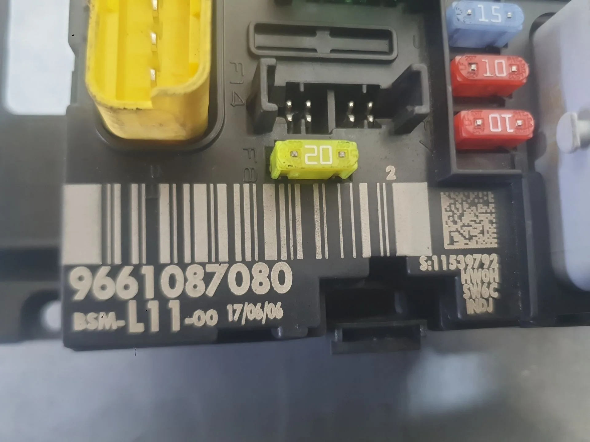 Caja Reles / Fusibles para Peugeot 307 Sw (3H)