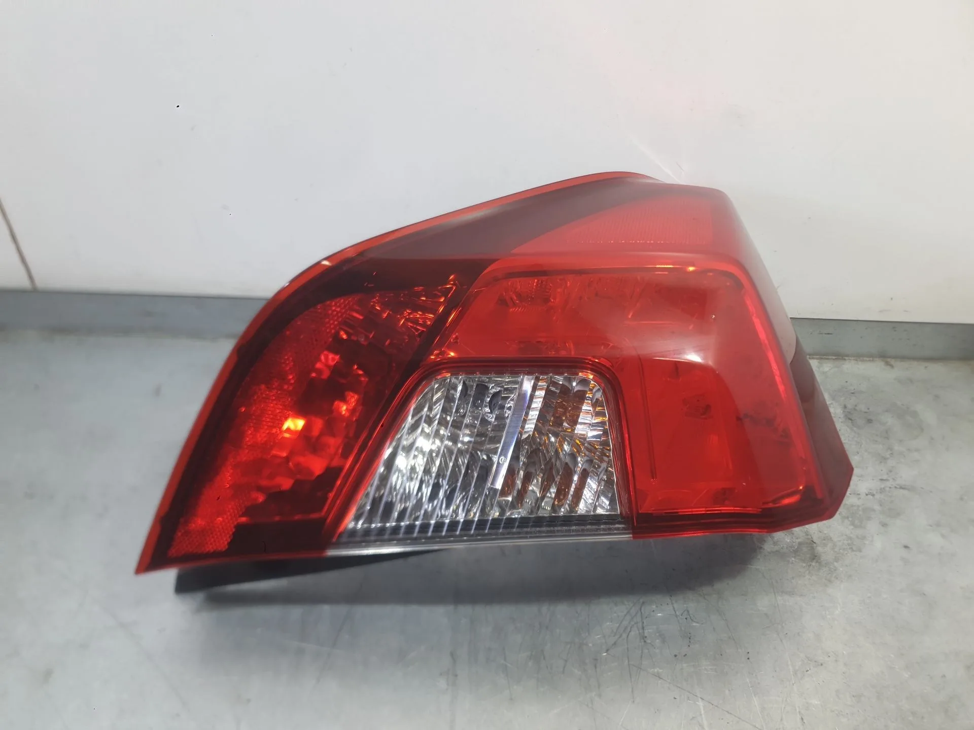 Piloto Trasero Izquierdo Exterior para Honda Jazz Iv (Gk_)