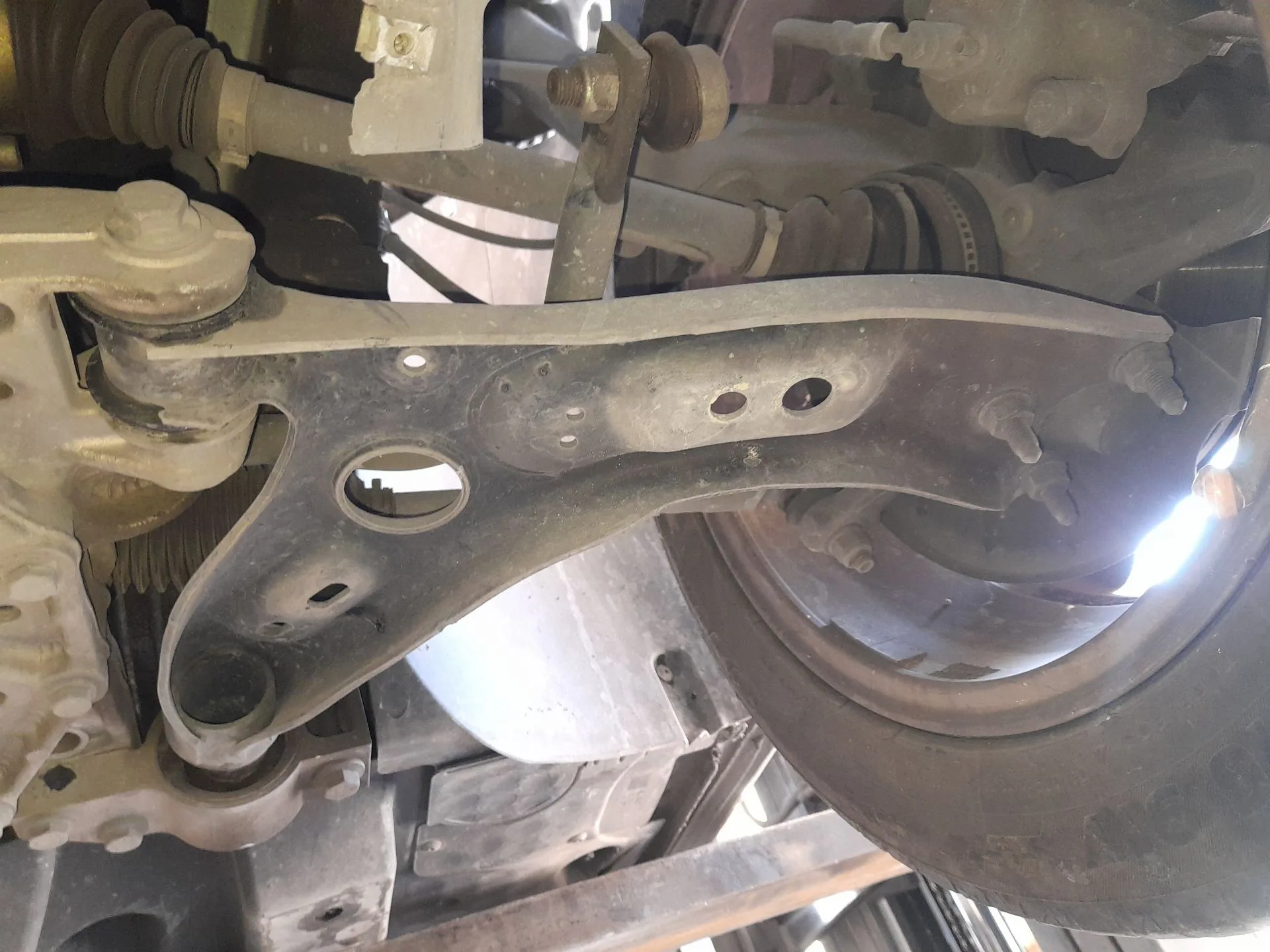Brazo Suspension Inferior Delantero Izquierdo para Seat Leon (1P1)