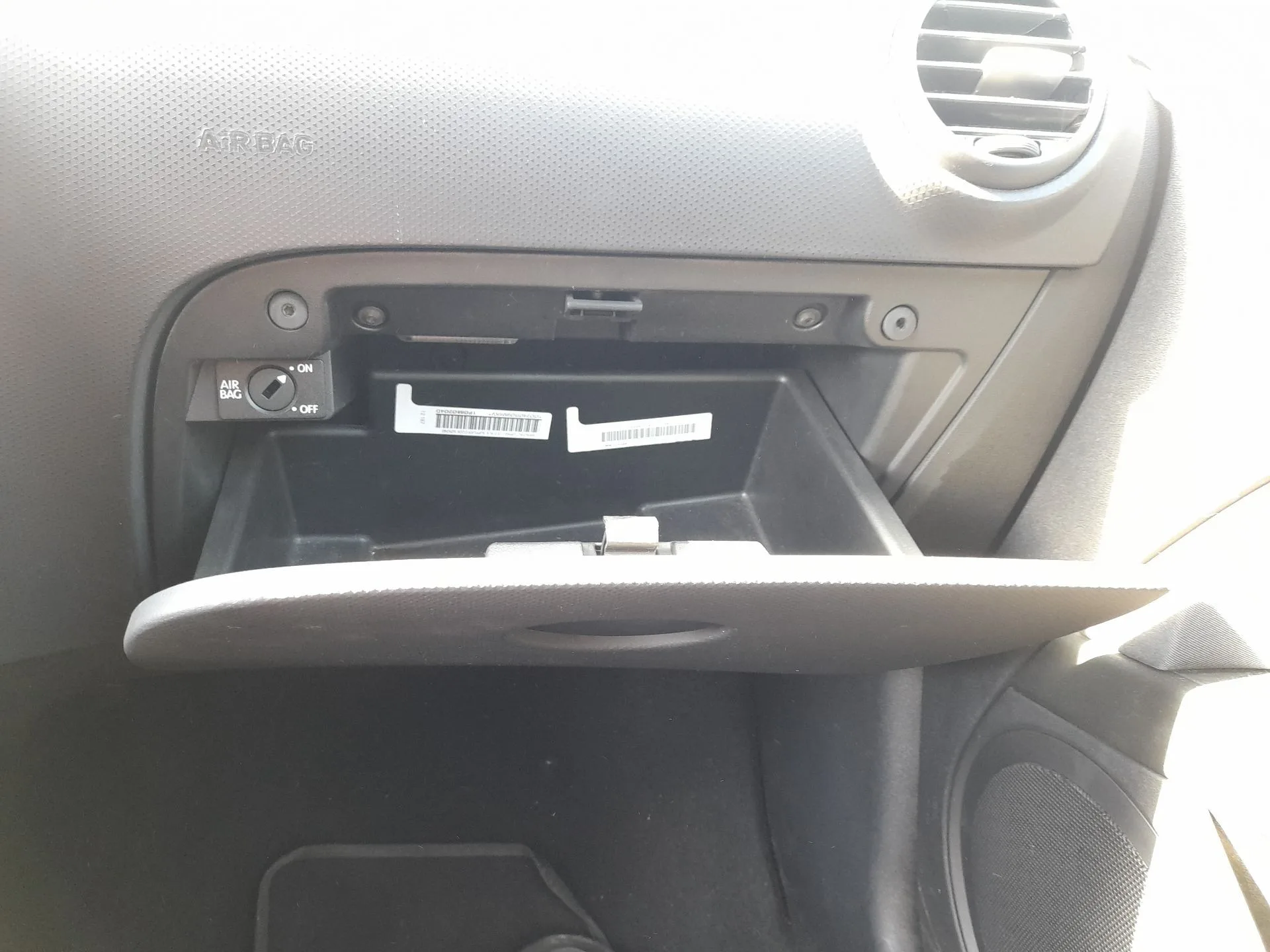 Guantera para Seat Leon (1P1)