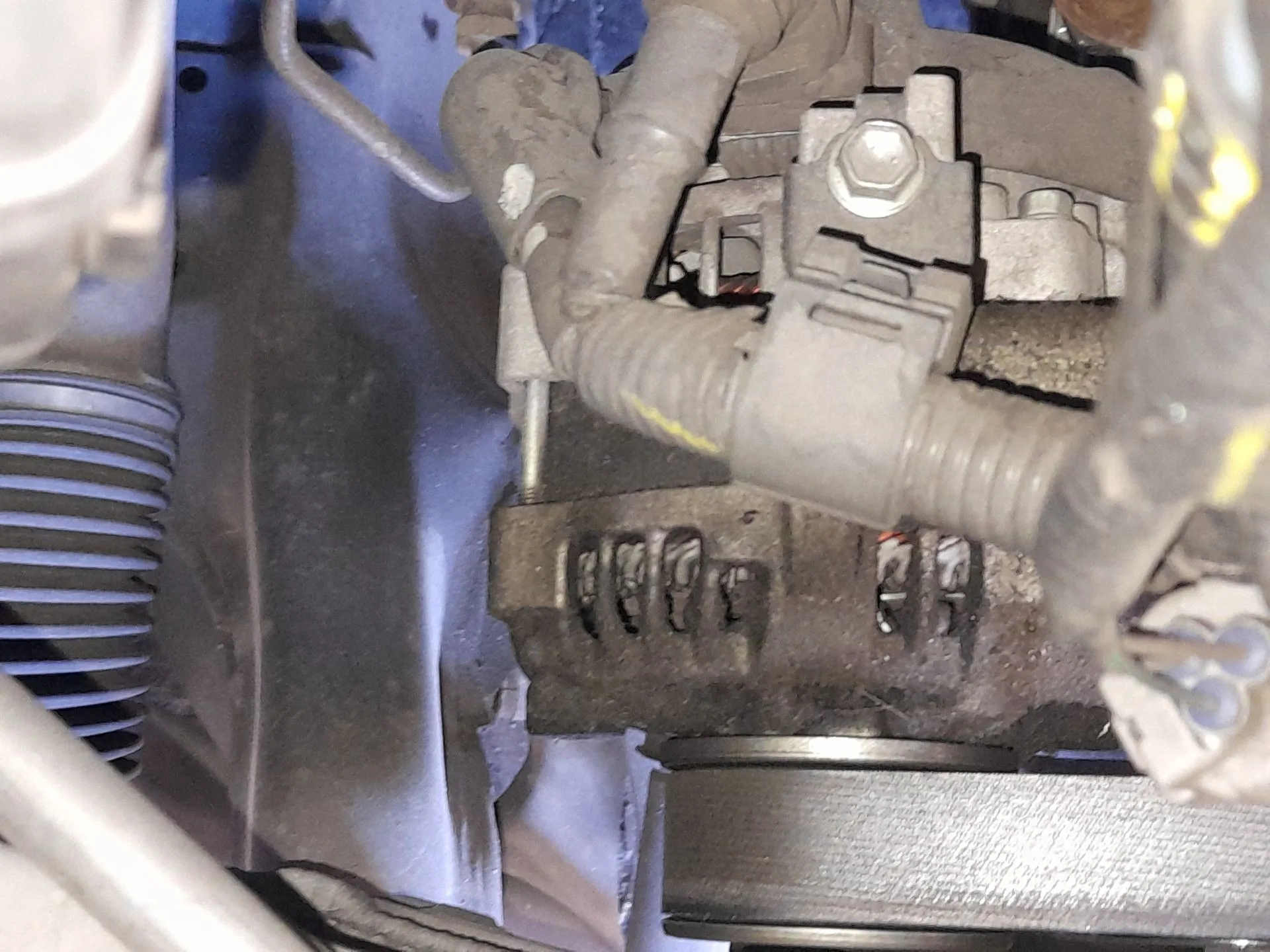 Alternador para Toyota Auris (_E18_)