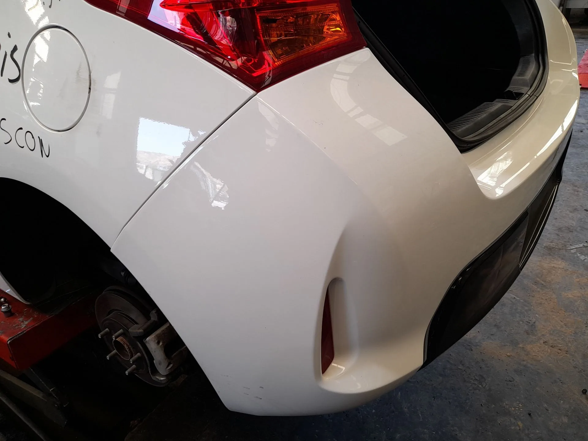 Paragolpes Trasero para Toyota Auris (_E18_)