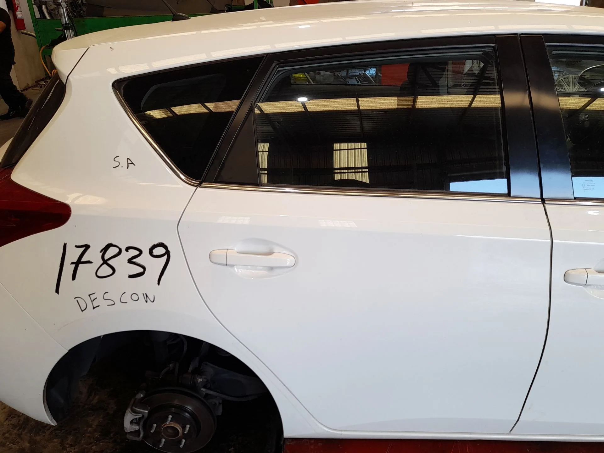 Puerta Trasera Derecha para Toyota Auris (_E18_)