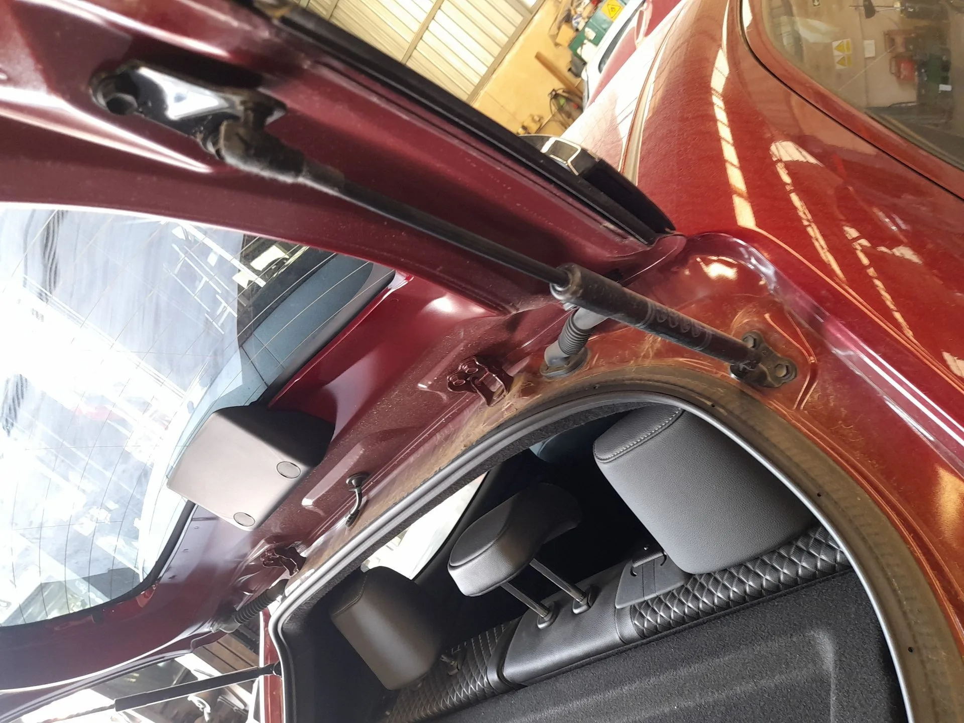 Amortiguadores Maletero / Porton para Toyota Yaris (_P21_, _Pa1_, _Ph1_)