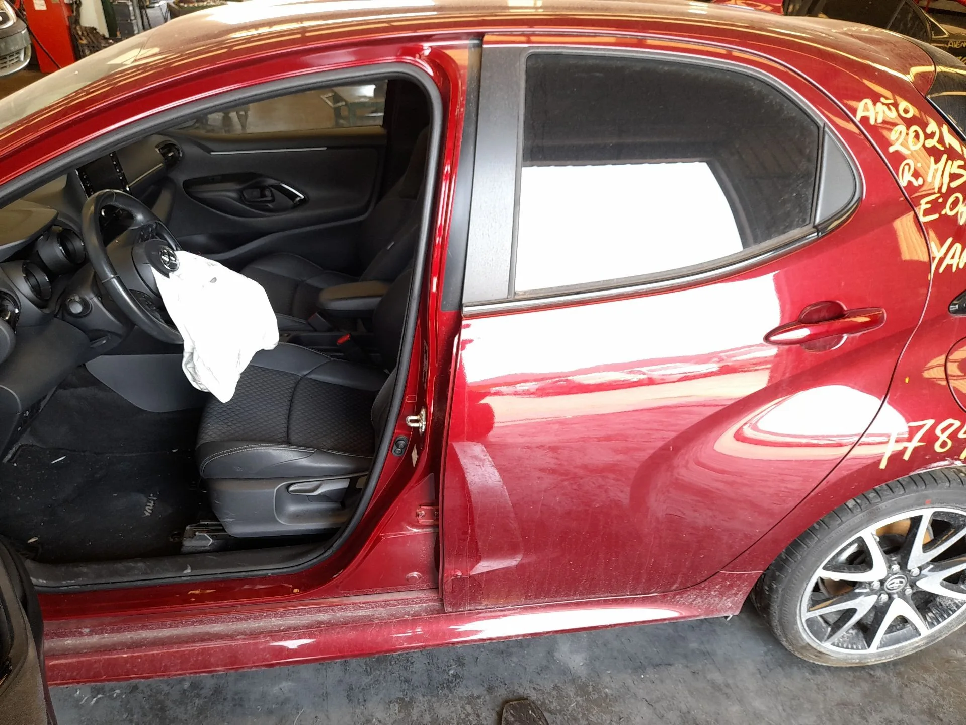 Puerta Trasera Izquierda para Toyota Yaris (_P21_, _Pa1_, _Ph1_)