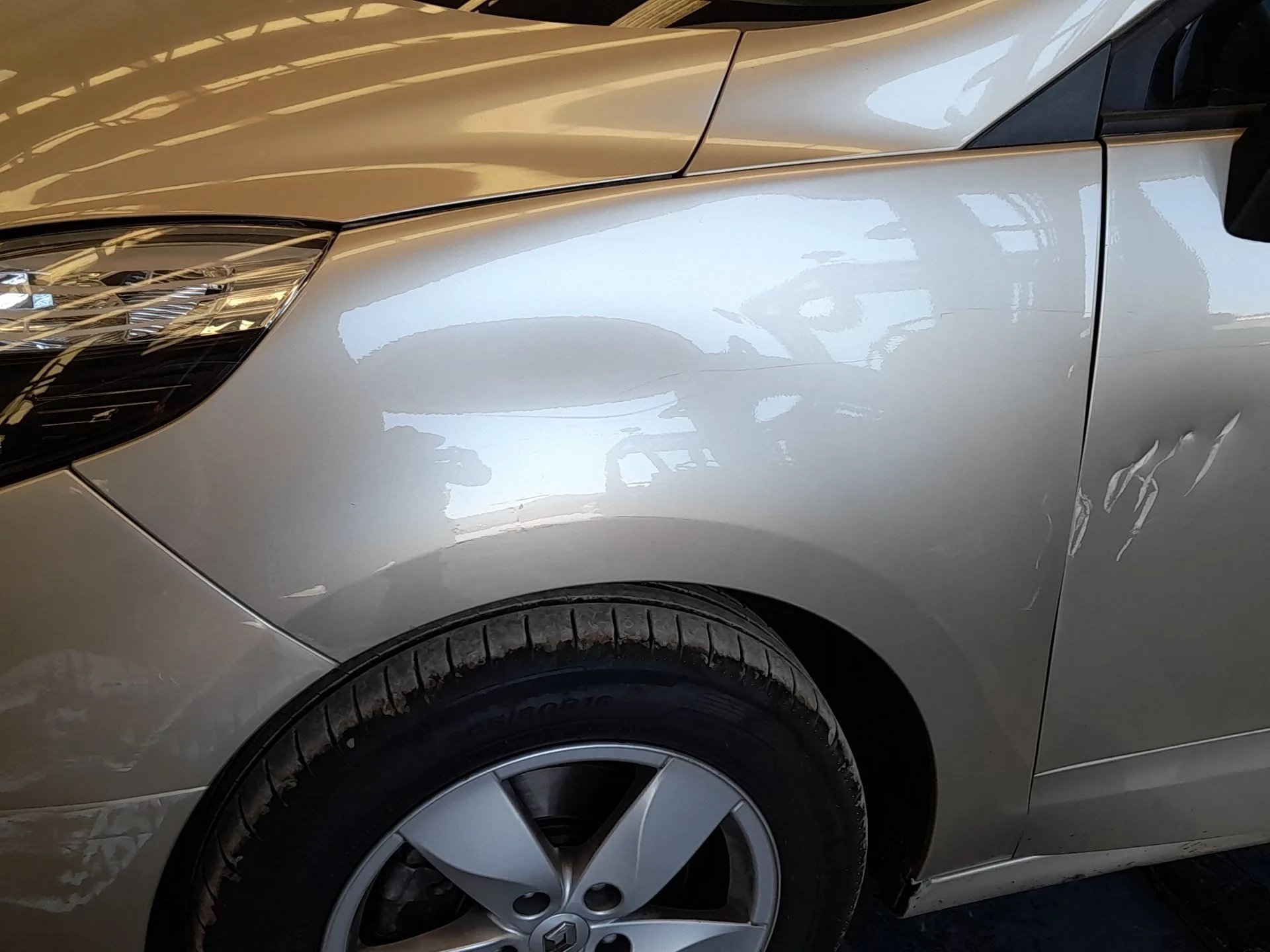 Aleta Delantera Izquierda para Renault Grand Scenic Iii (Jz0/1_)