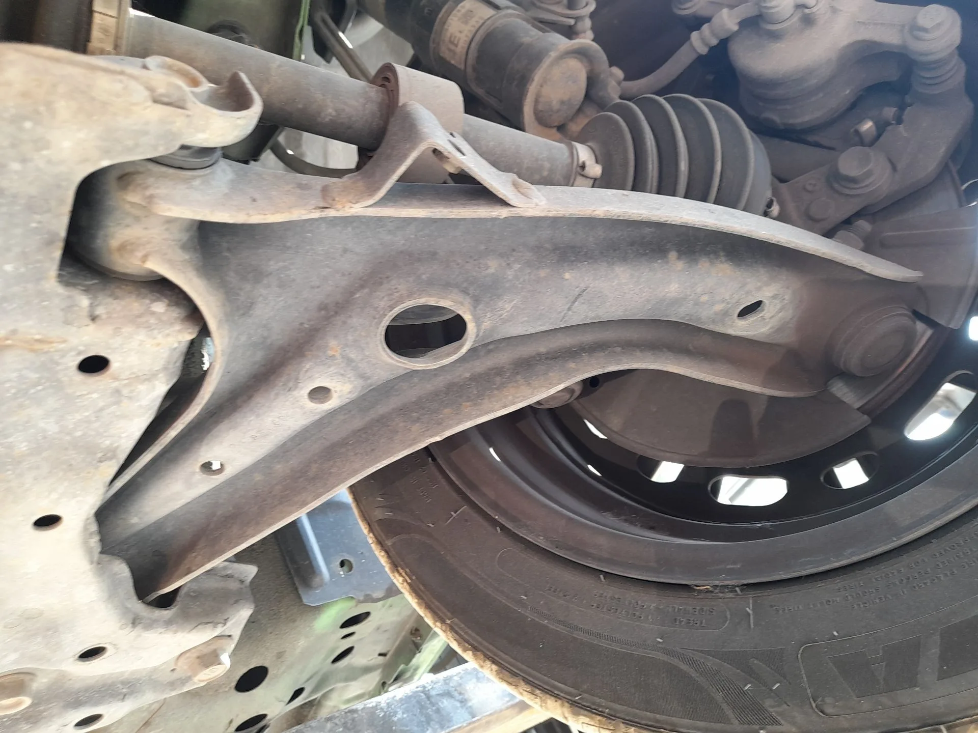 Brazo Suspension Inferior Delantero Izquierdo para Mazda 2 (De_, Dh_)