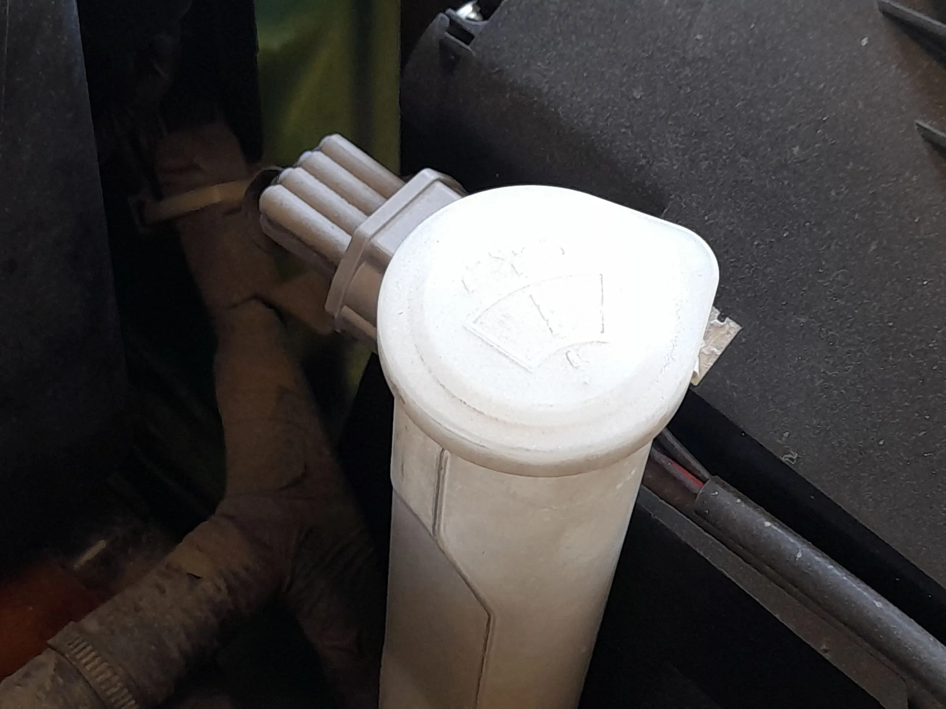 Deposito Limpia para Mazda 2 (De_, Dh_)