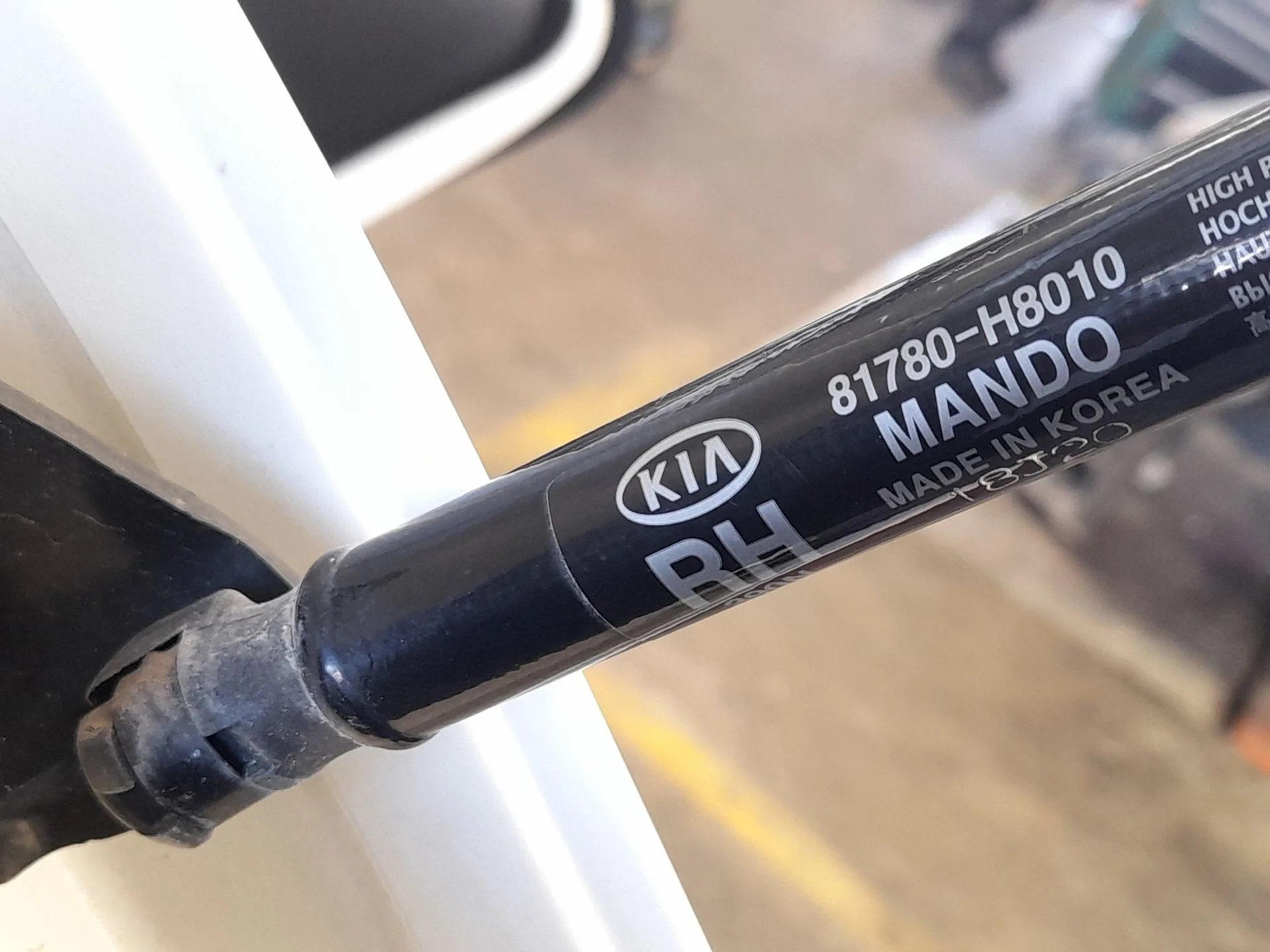Amortiguadores Maletero / Porton para Kia Rio Iv (Yb, Sc, Fb)