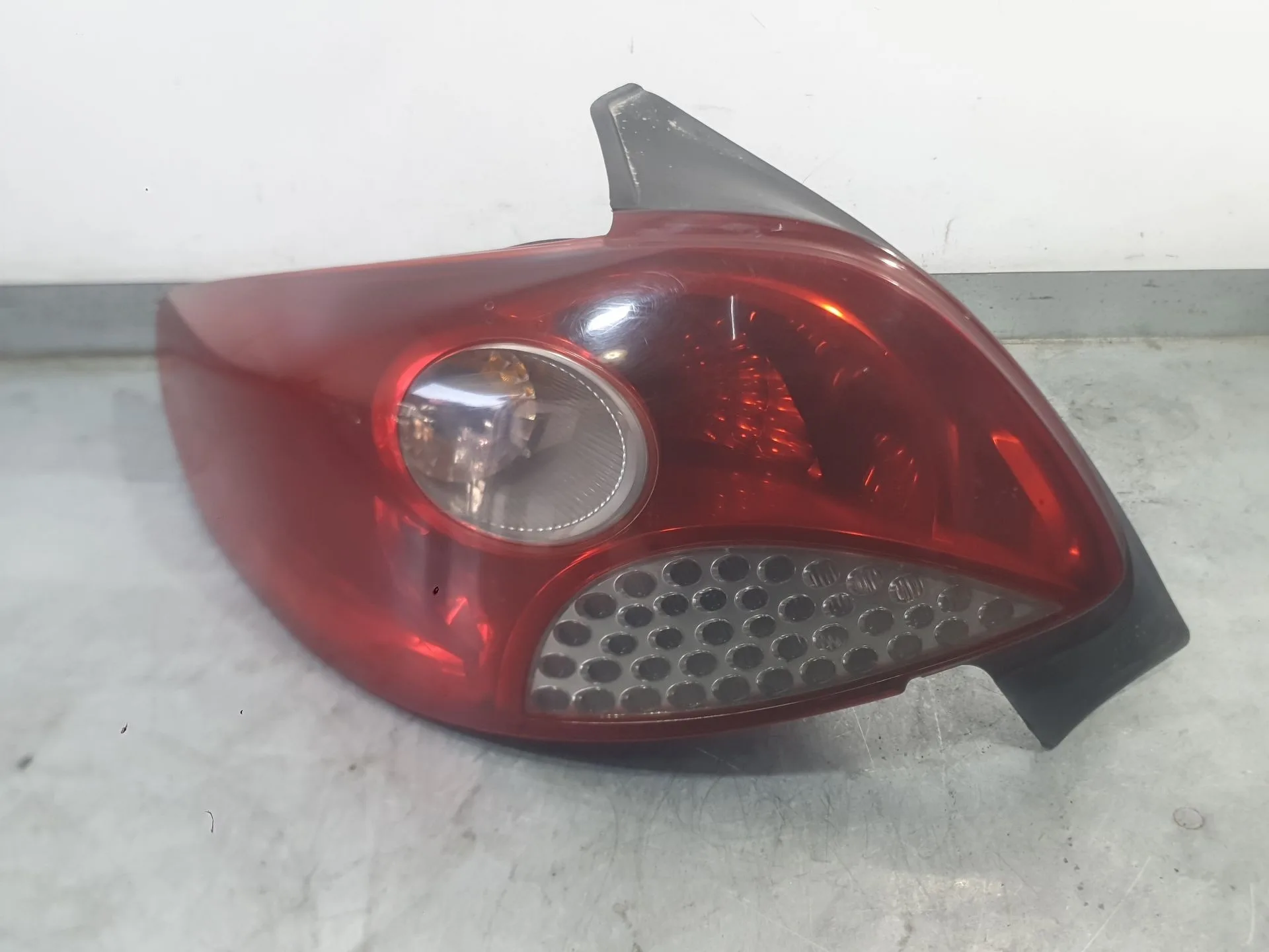Piloto Trasero Izquierdo para Peugeot 206 Hatchback (2A/C)