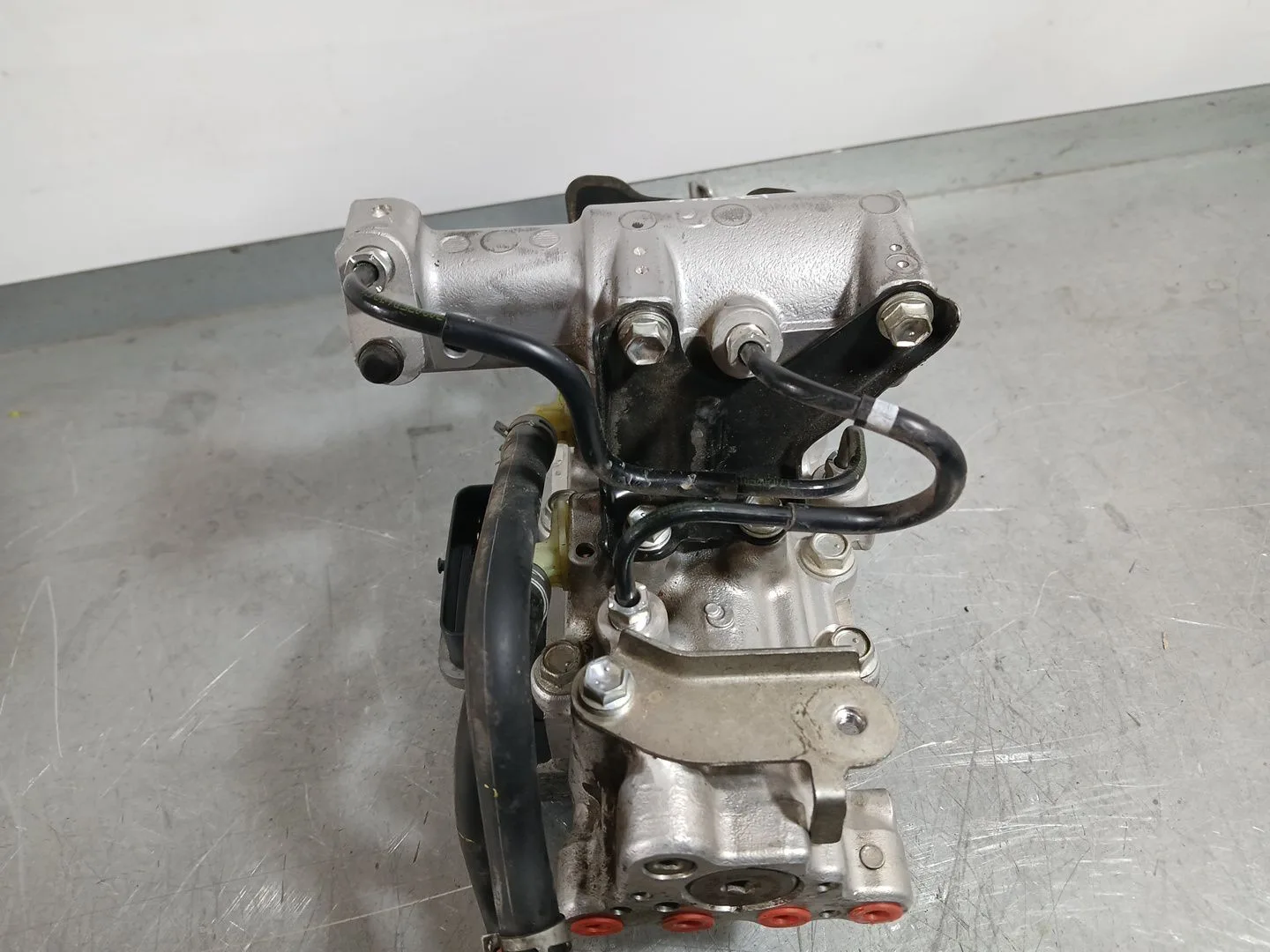 Abs para Toyota Auris (-E18) 1.8 Hybrid (Zwee186)