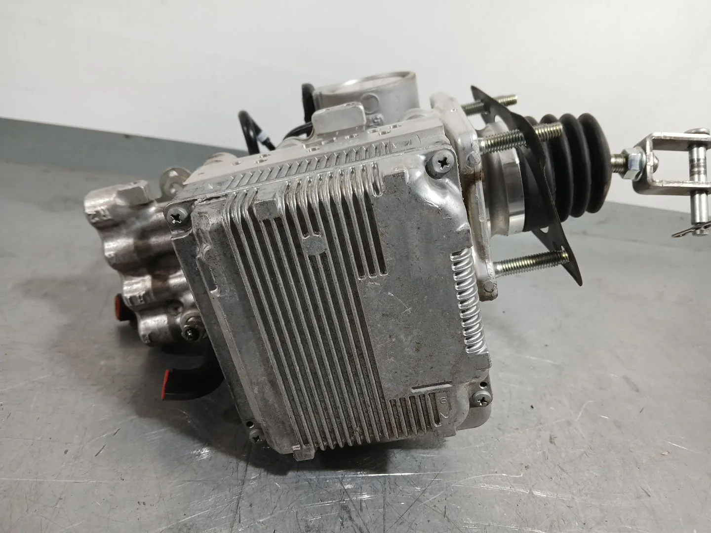 Abs para Toyota Auris (-E18) 1.8 Hybrid (Zwee186)