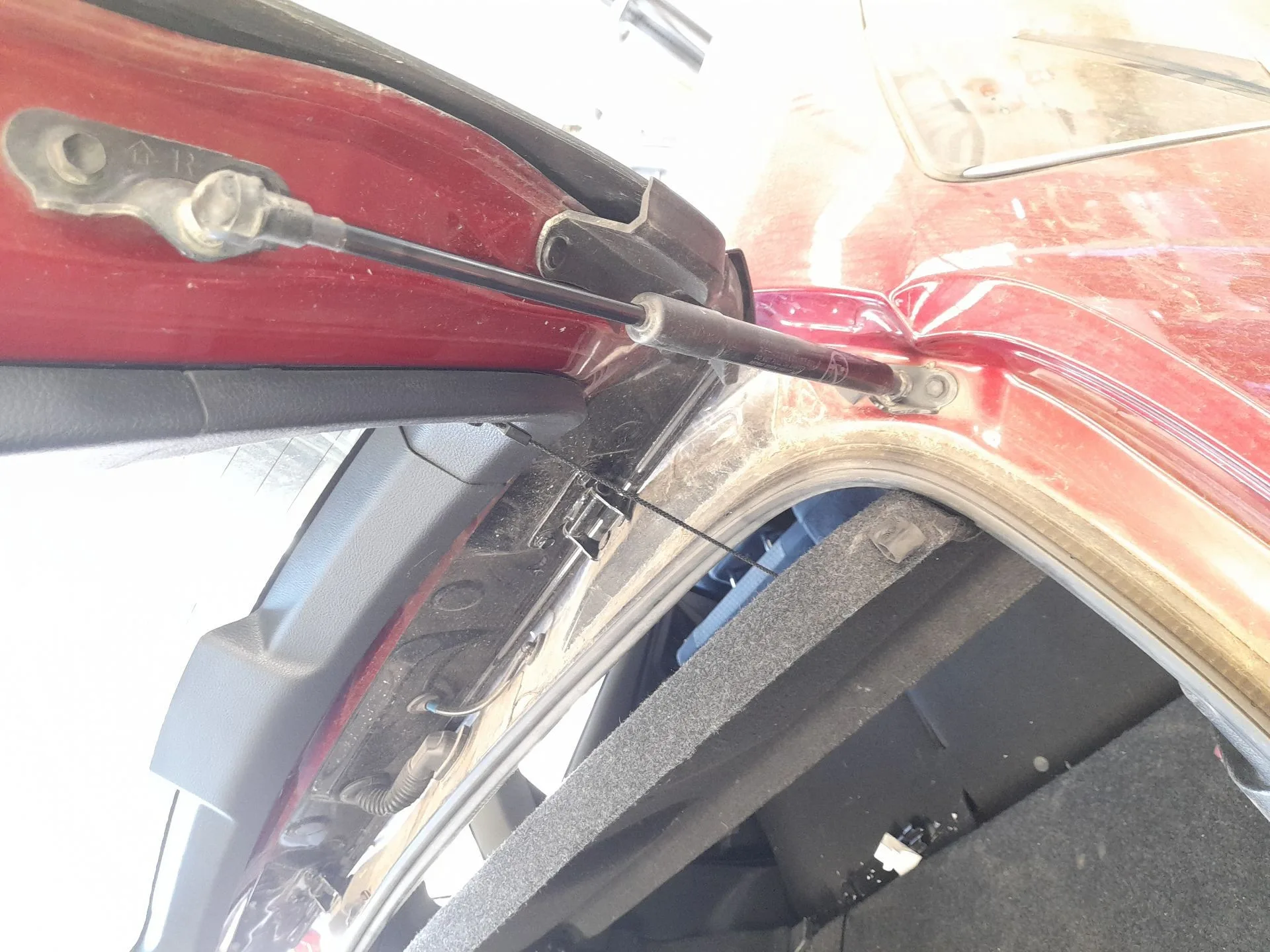 Amortiguadores Maletero / Porton para Toyota Auris (-E18) 1.8 Hybrid (Zwee186)