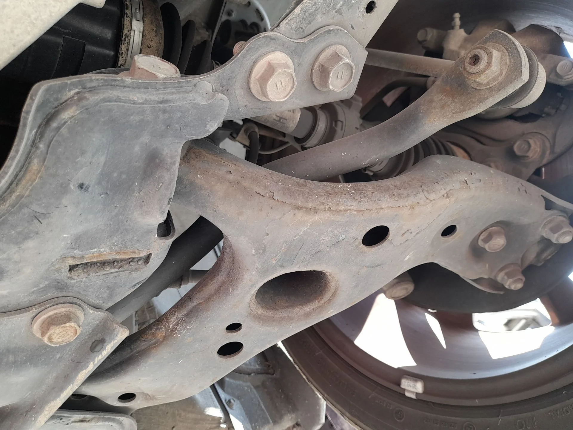 Brazo Suspension Inferior Delantero Izquierdo para Toyota Auris (-E18) 1.8 Hybrid (Zwee186)