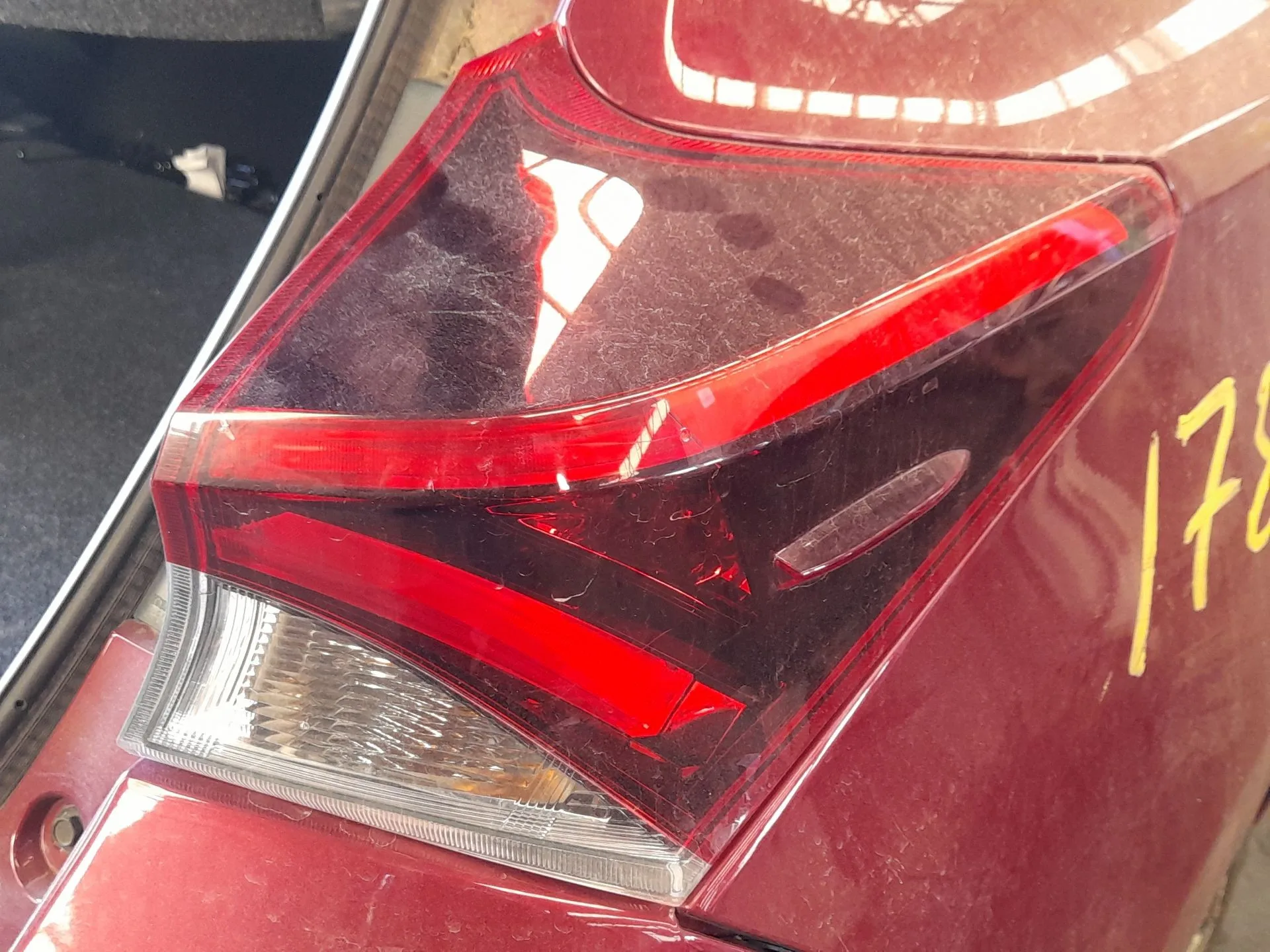 Piloto Trasero Derecho Exterior para Toyota Auris (-E18) 1.8 Hybrid (Zwee186)
